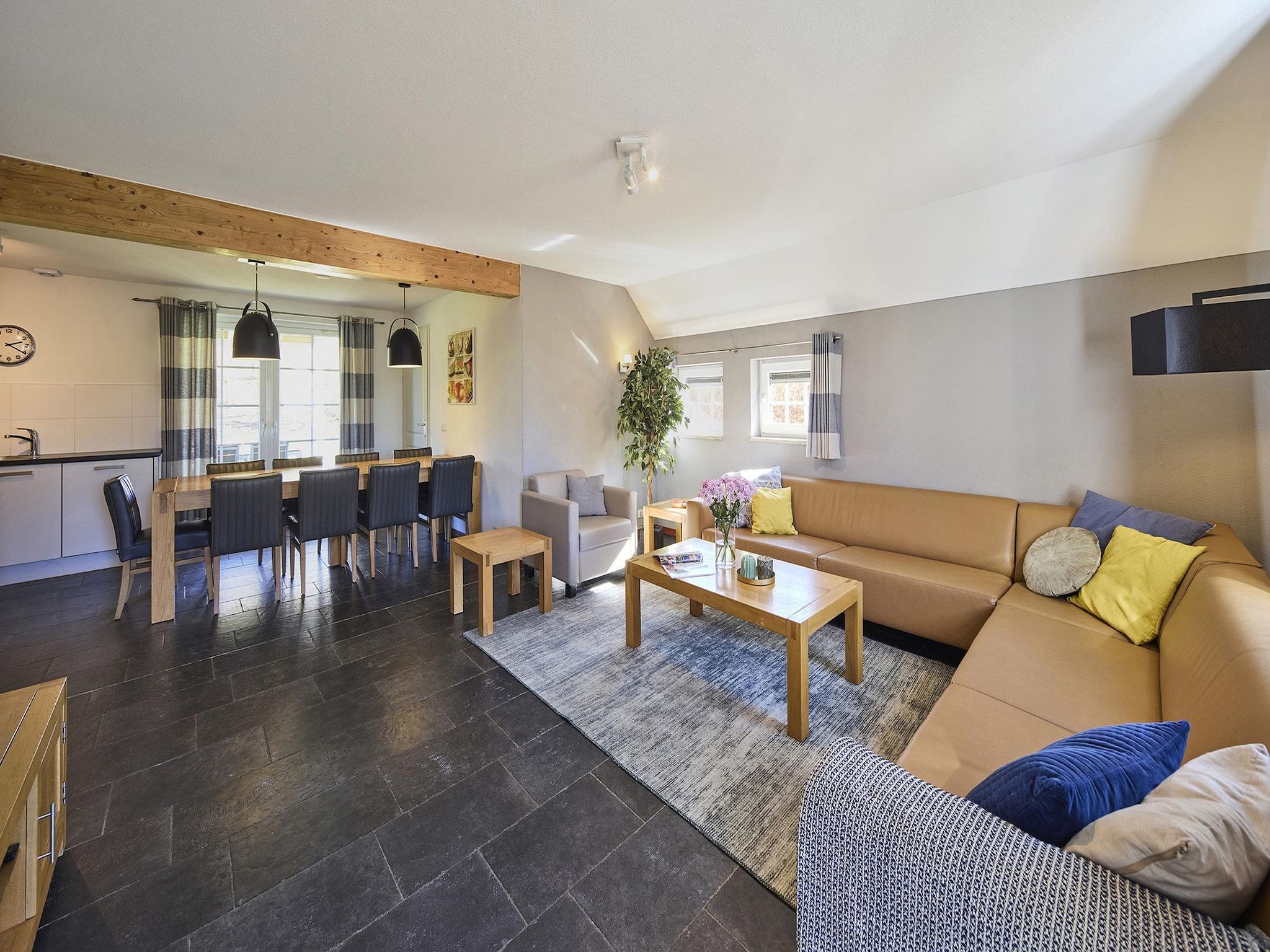 De woonkamer van Buitenhof De Leistert 9 in Roggel