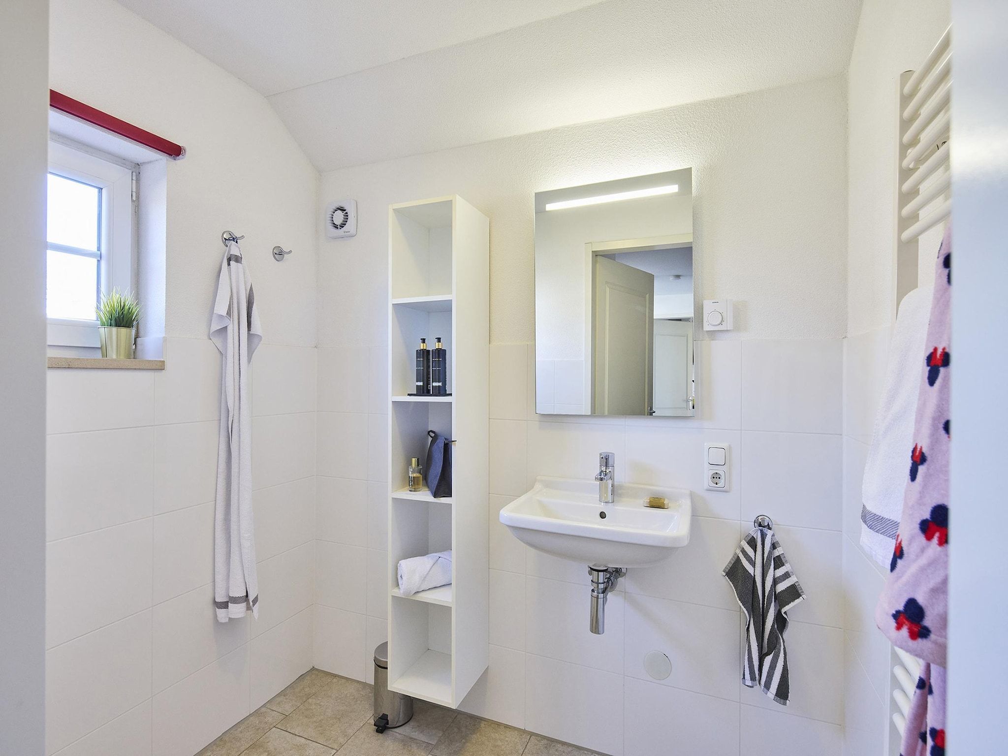 De badkamer van Buitenhof De Leistert 8 in Roggel