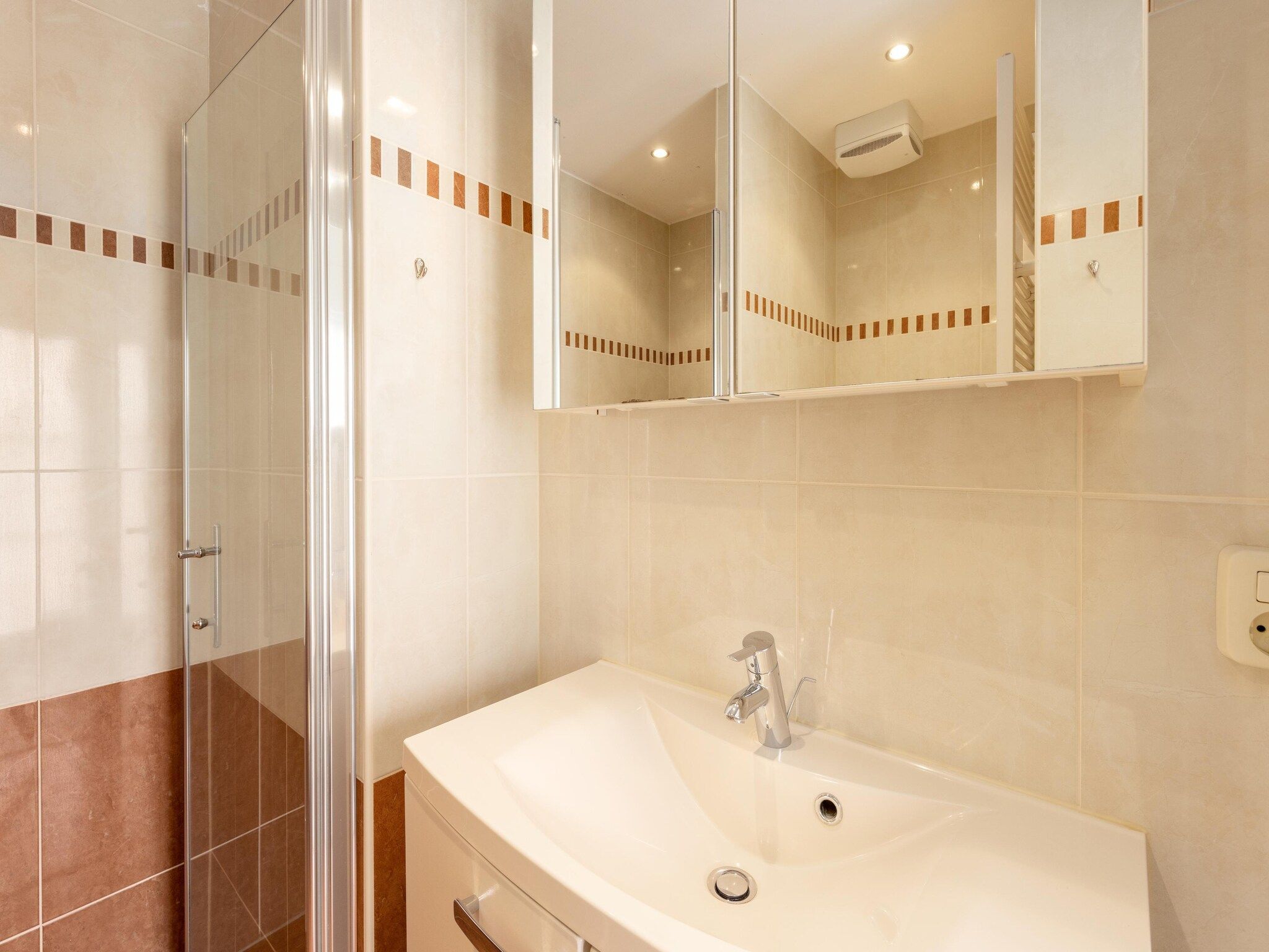 De badkamer van Buitenplaats It Wiid 1 in Eernewoud