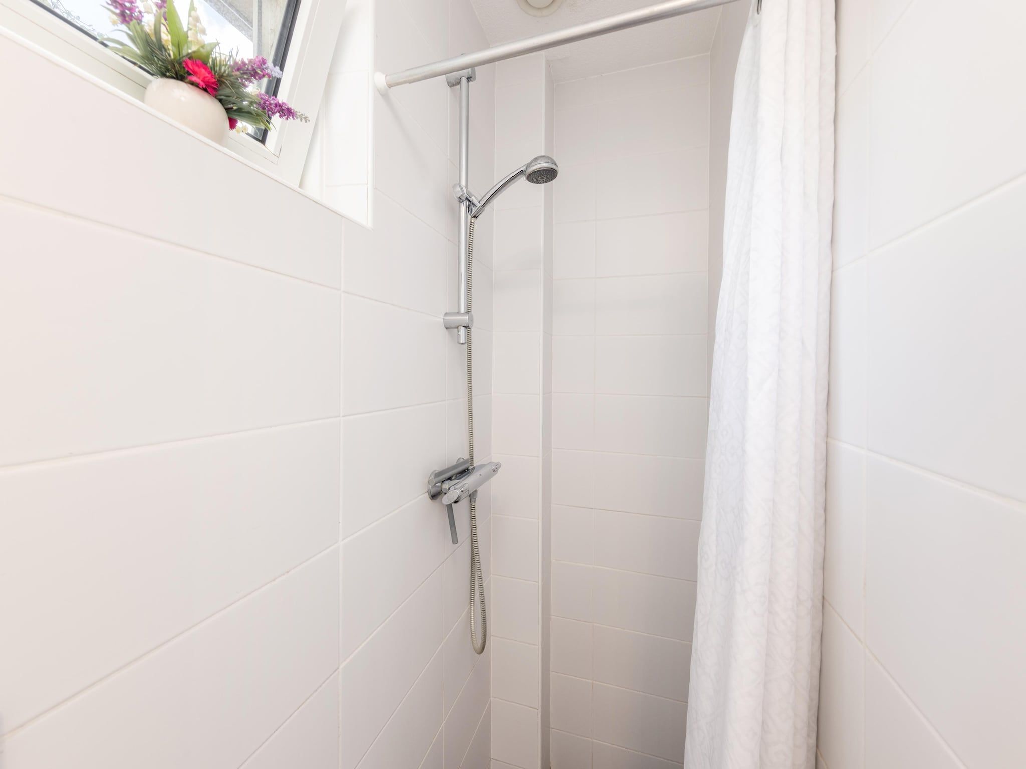 De badkamer van Buitenplaats It Wiid 2 in Eernewoud