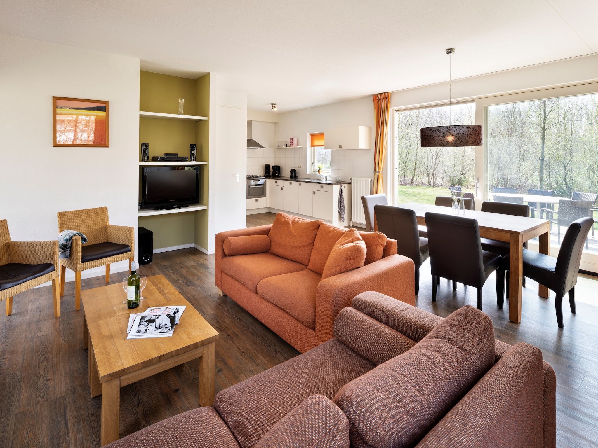 De woonkamer van Marke van Ruinen 4 in Ruinen