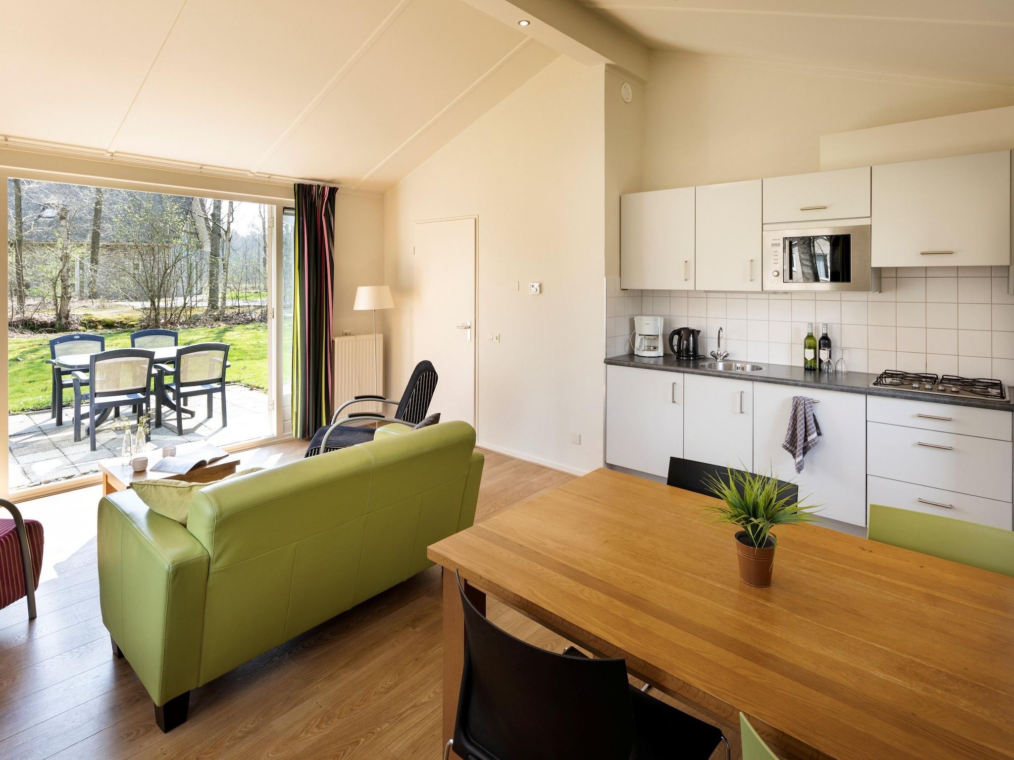 De woonkamer van Marke van Ruinen 1 in Ruinen