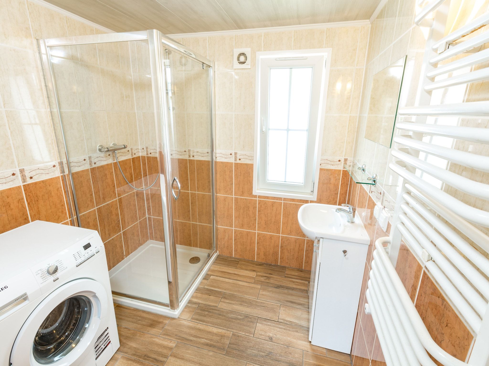 De badkamer van Recreatiepark Tolplas 2 in Hoge Hexel