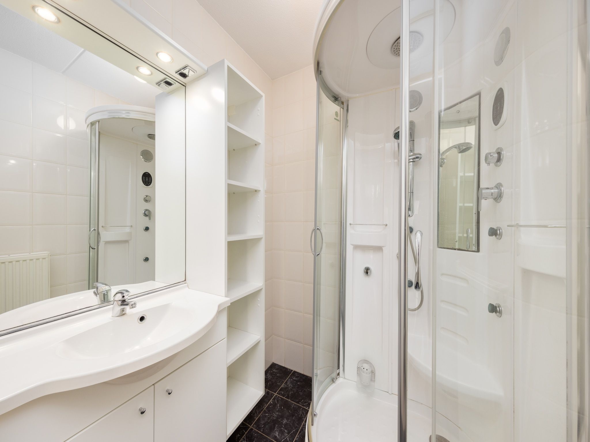 De badkamer van Recreatiepark Tolplas 10 in Hoge Hexel