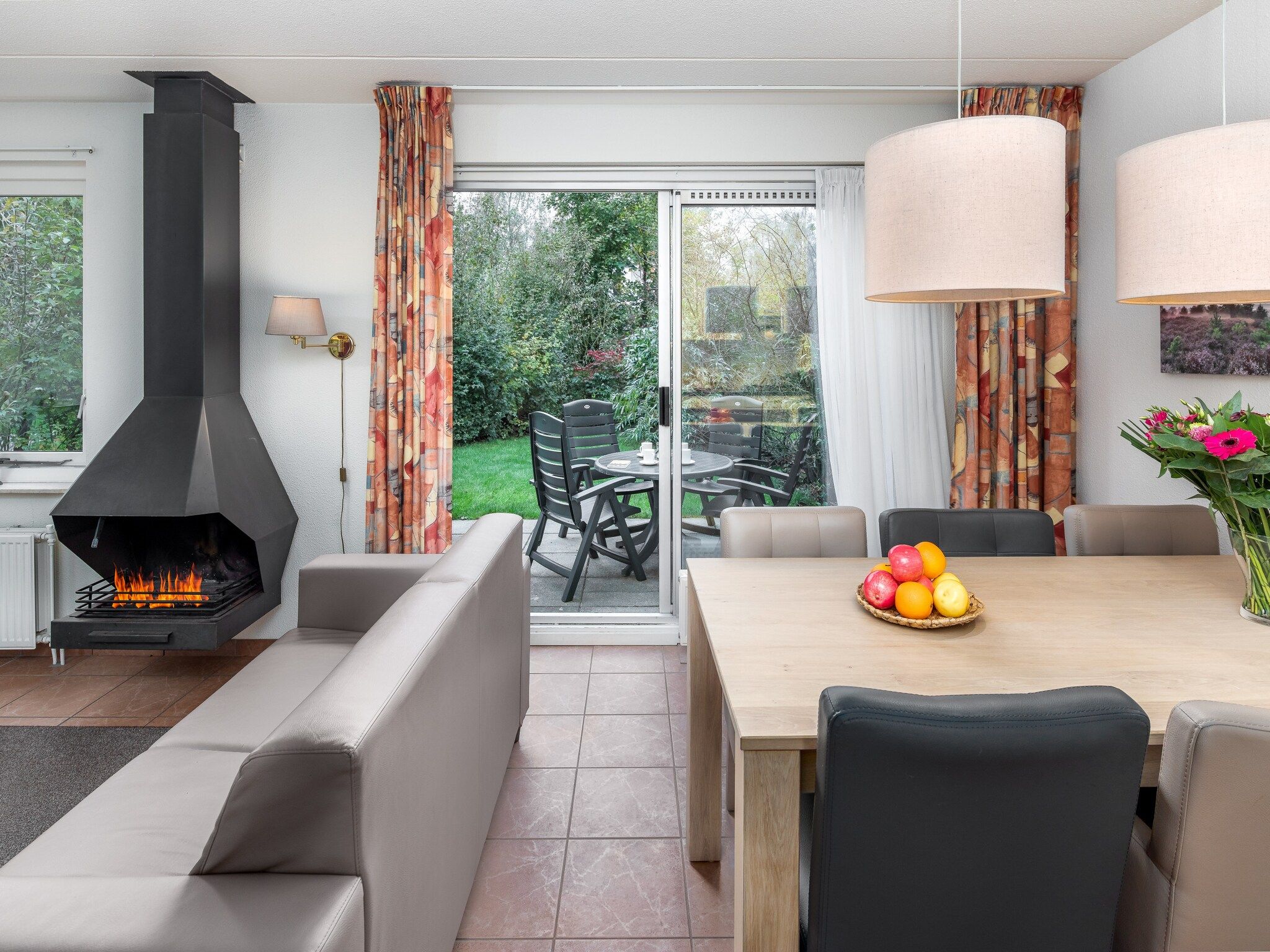 De woonkamer van Het Drentse Wold 1 in Hoogersmilde