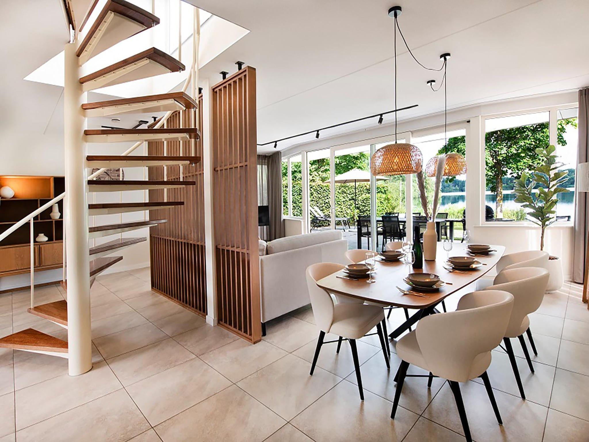 De eetkamer van VIP Waterzicht 2-4 persoons in Heel