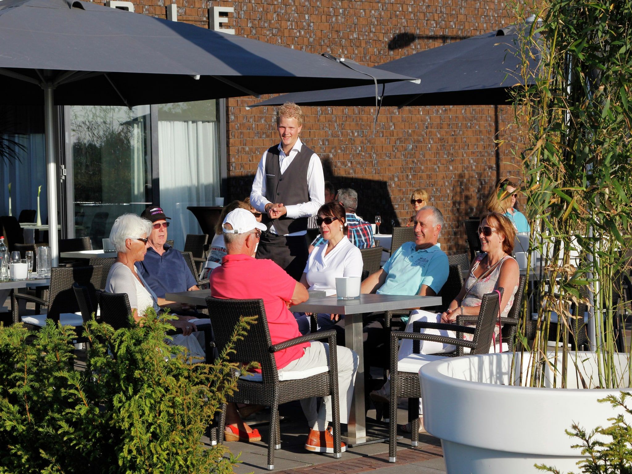 Parkfaciliteiten bij Tuinvilla 2-6 persoons in Heel