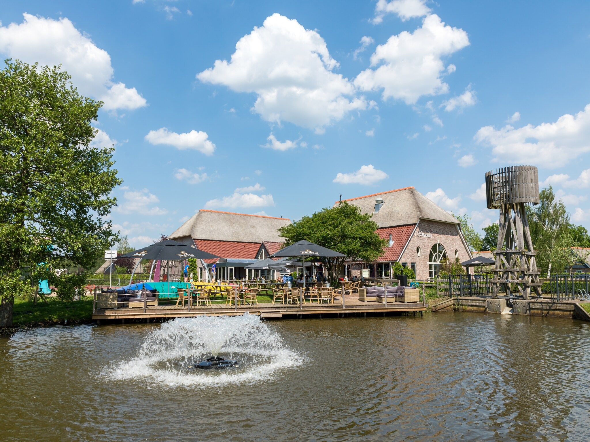 Parkfaciliteiten bij Villapark De Weerribben 2 in Paasloo