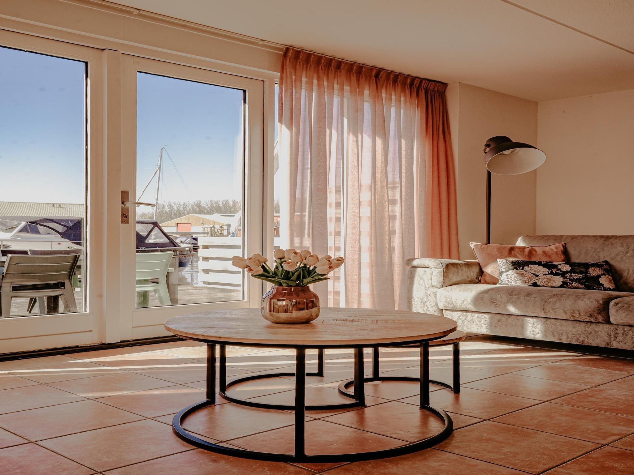 De woonkamer van Waterpark de Meerparel 7 in Uitgeest