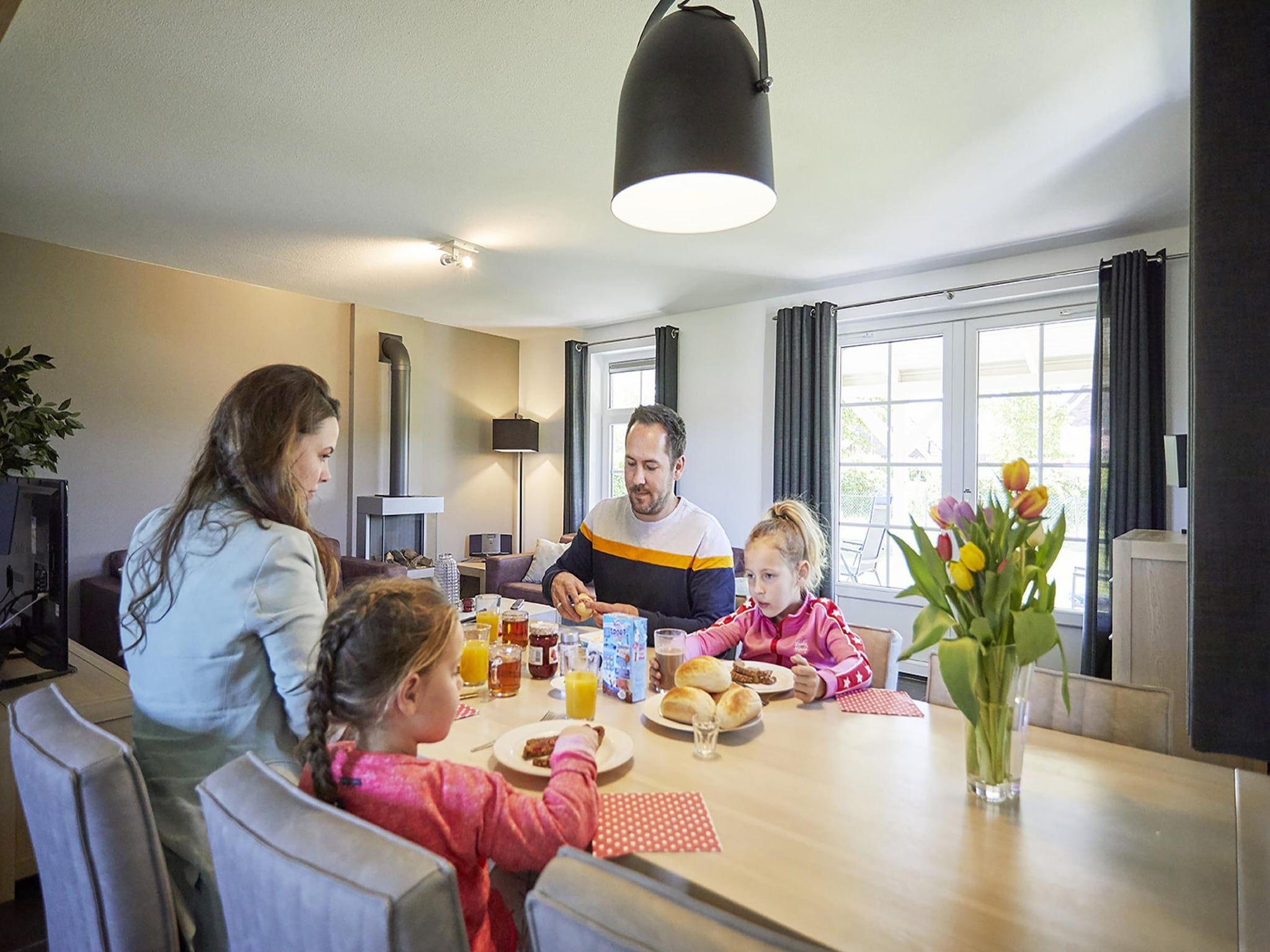 De eetkamer van Buitenhof De Leistert 3 in Roggel