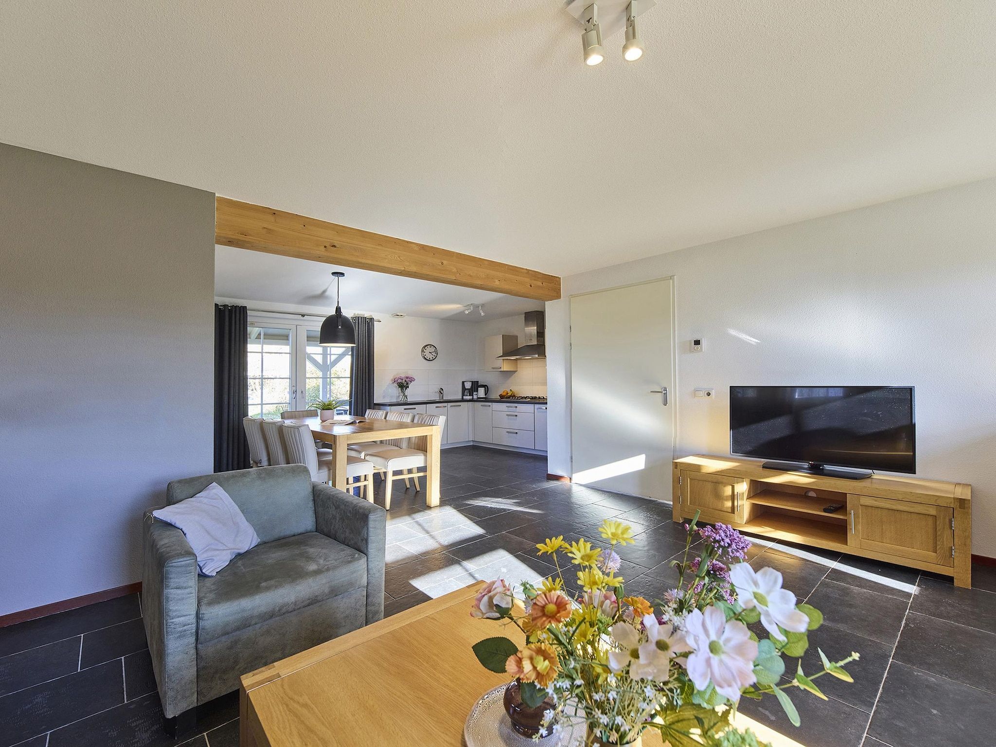 De woonkamer van Buitenhof De Leistert 2 in Roggel