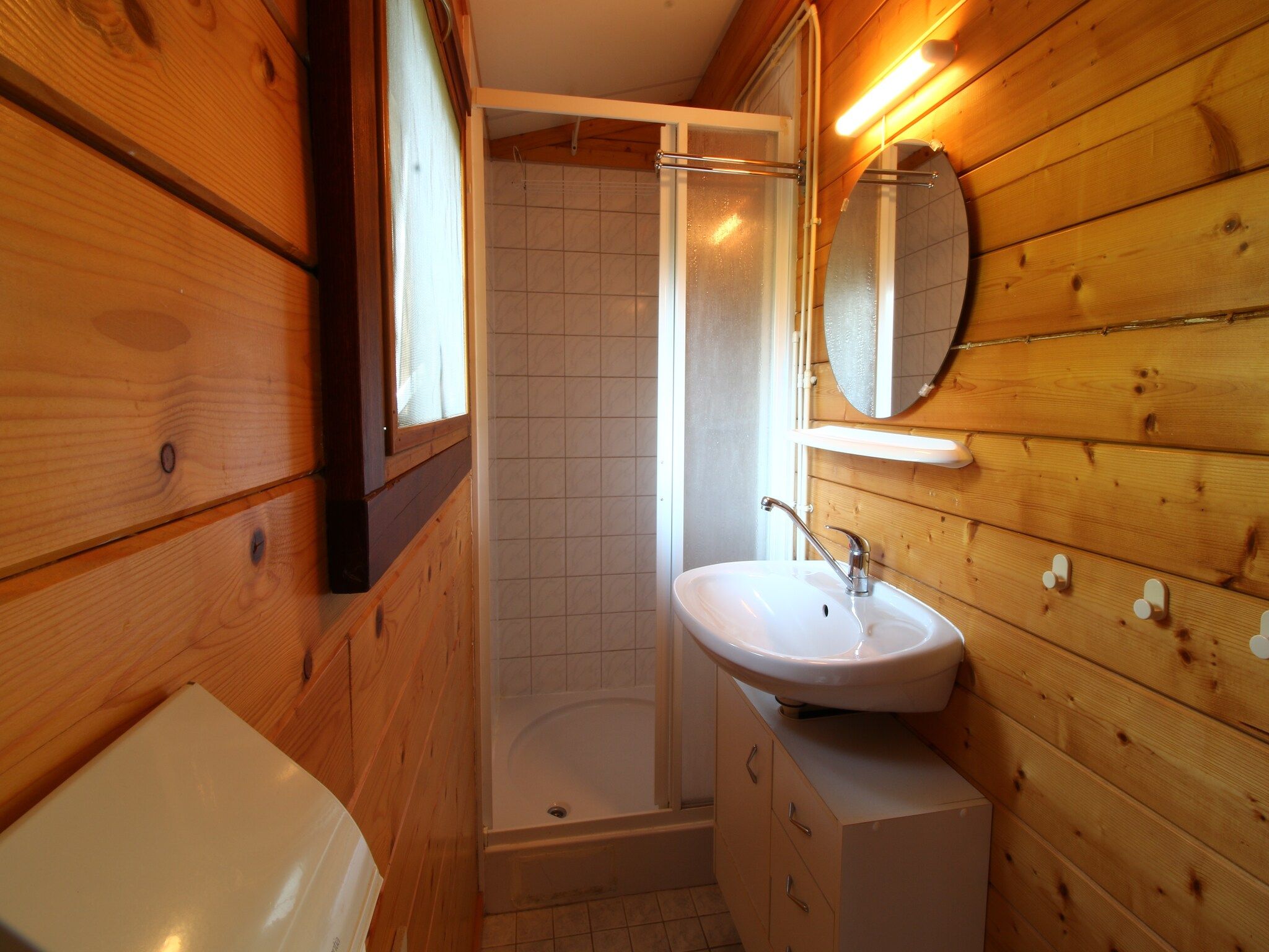 De badkamer van Chaletpark Kuiperberg 7 in Ootmarsum