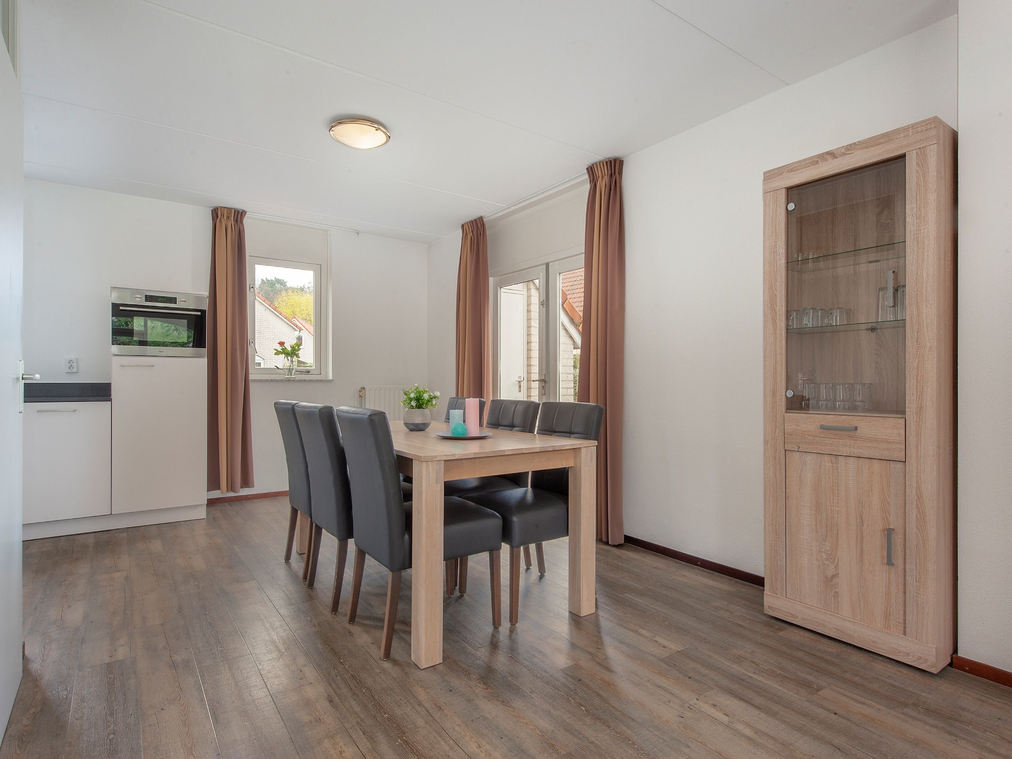 De eetkamer van Resort Arcen 1 in Arcen