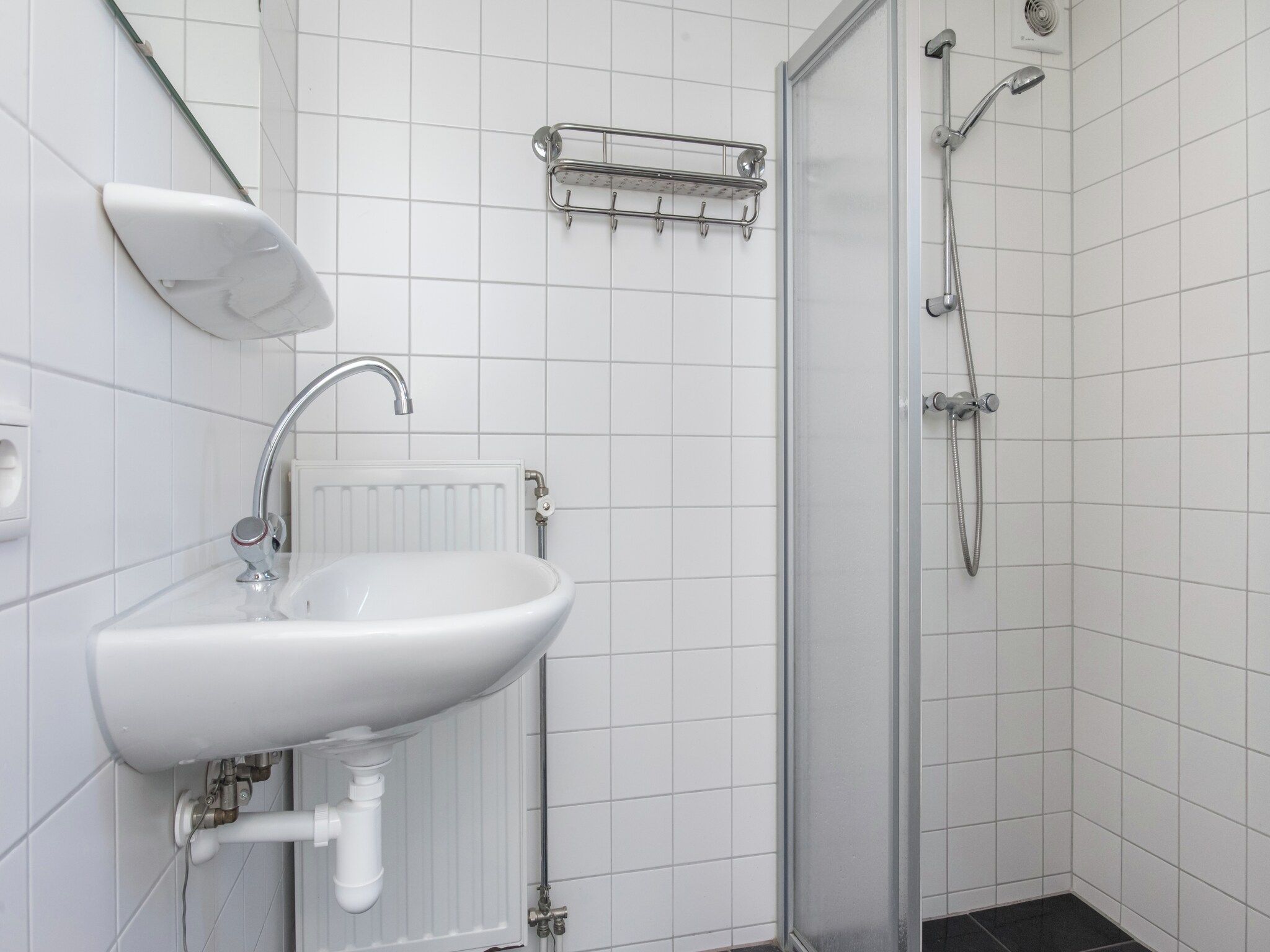 De badkamer van Recreatiepark de Stelhoeve 3 in Wemeldinge