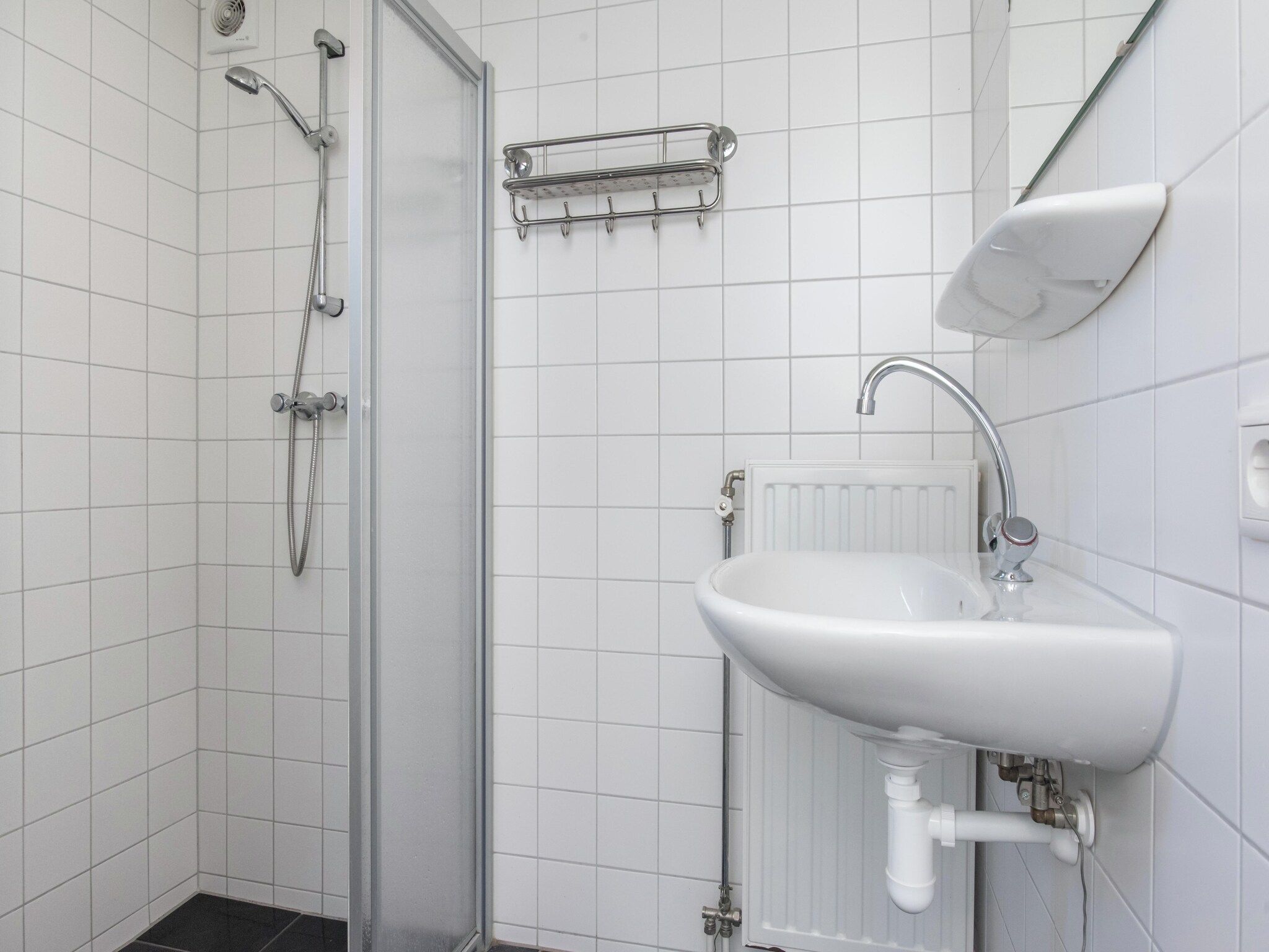 De badkamer van Recreatiepark de Stelhoeve 3 in Wemeldinge