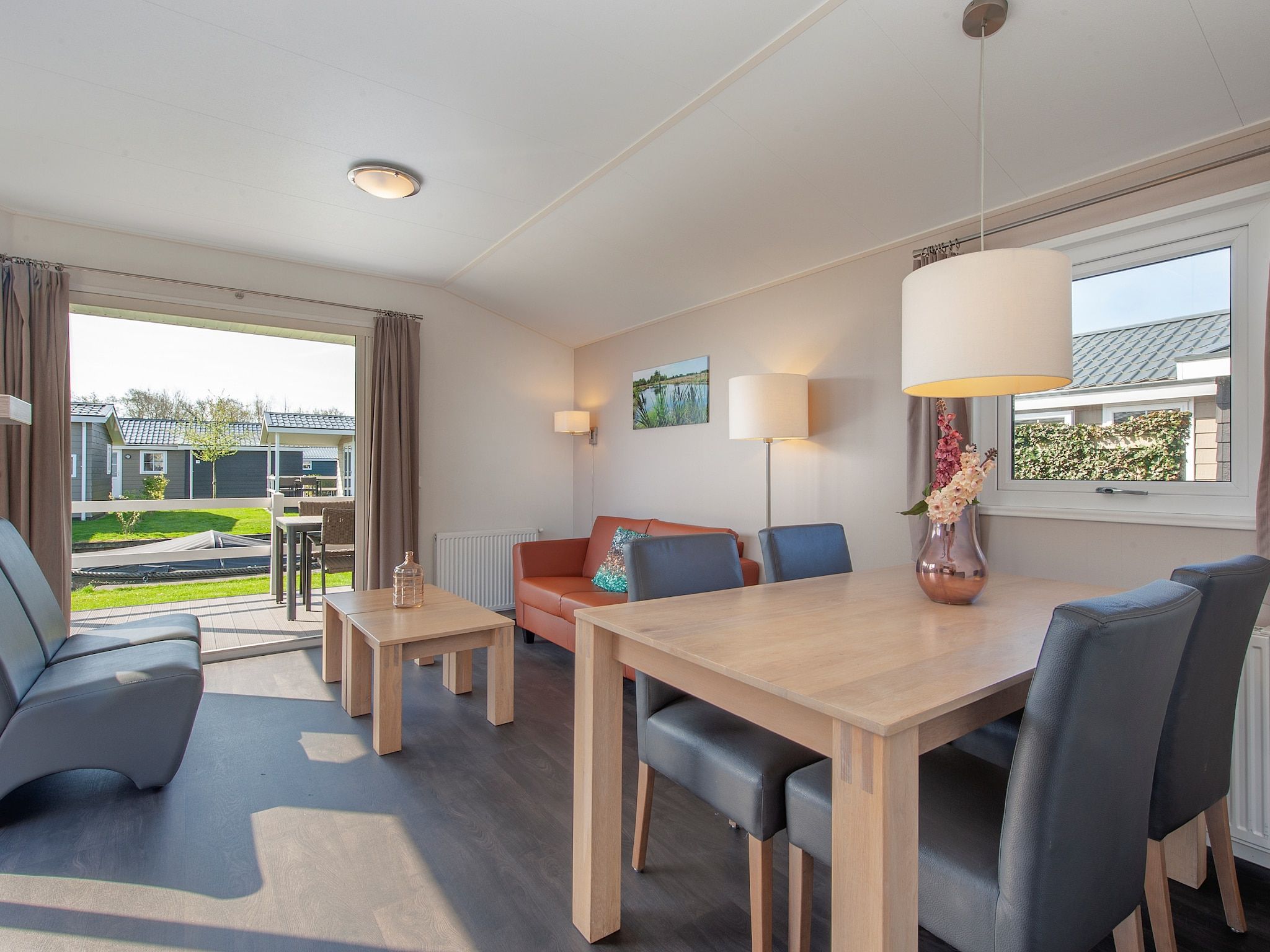 De woonkamer van Vakantiepark Giethoorn 3 in Giethoorn