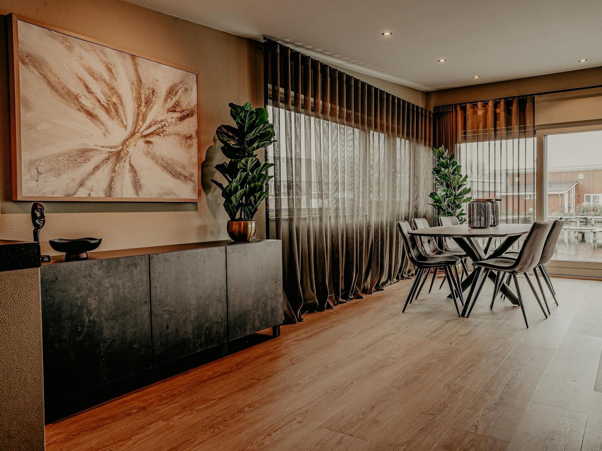 De eetkamer van Waterpark de Meerparel 5 in Uitgeest