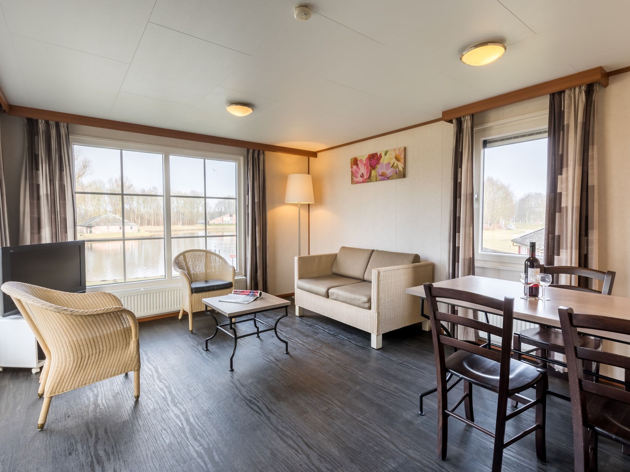 De woonkamer van Hunzepark 9 in Gasselternijveen