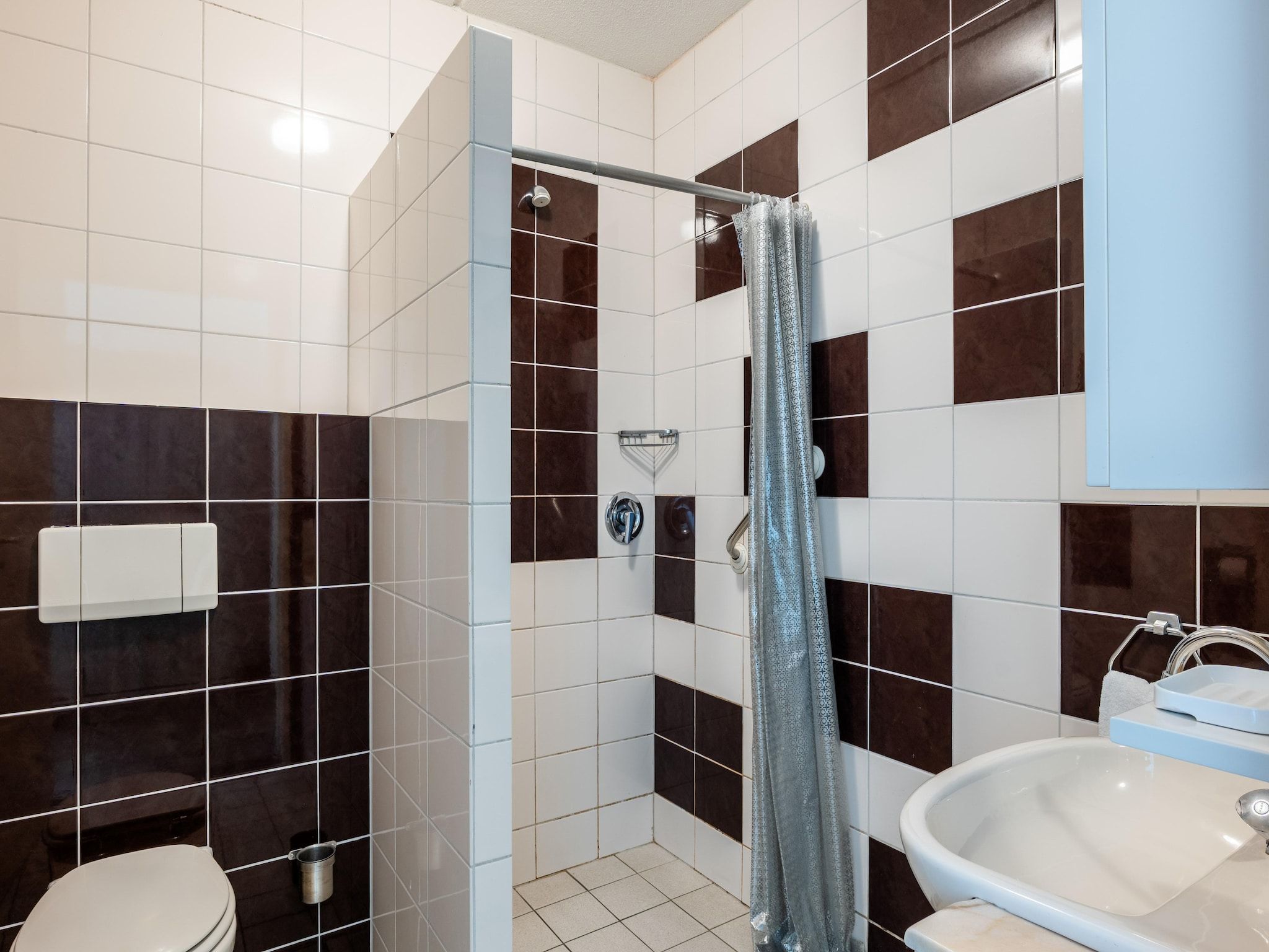 De badkamer van Hunzepark 10 in Gasselternijveen