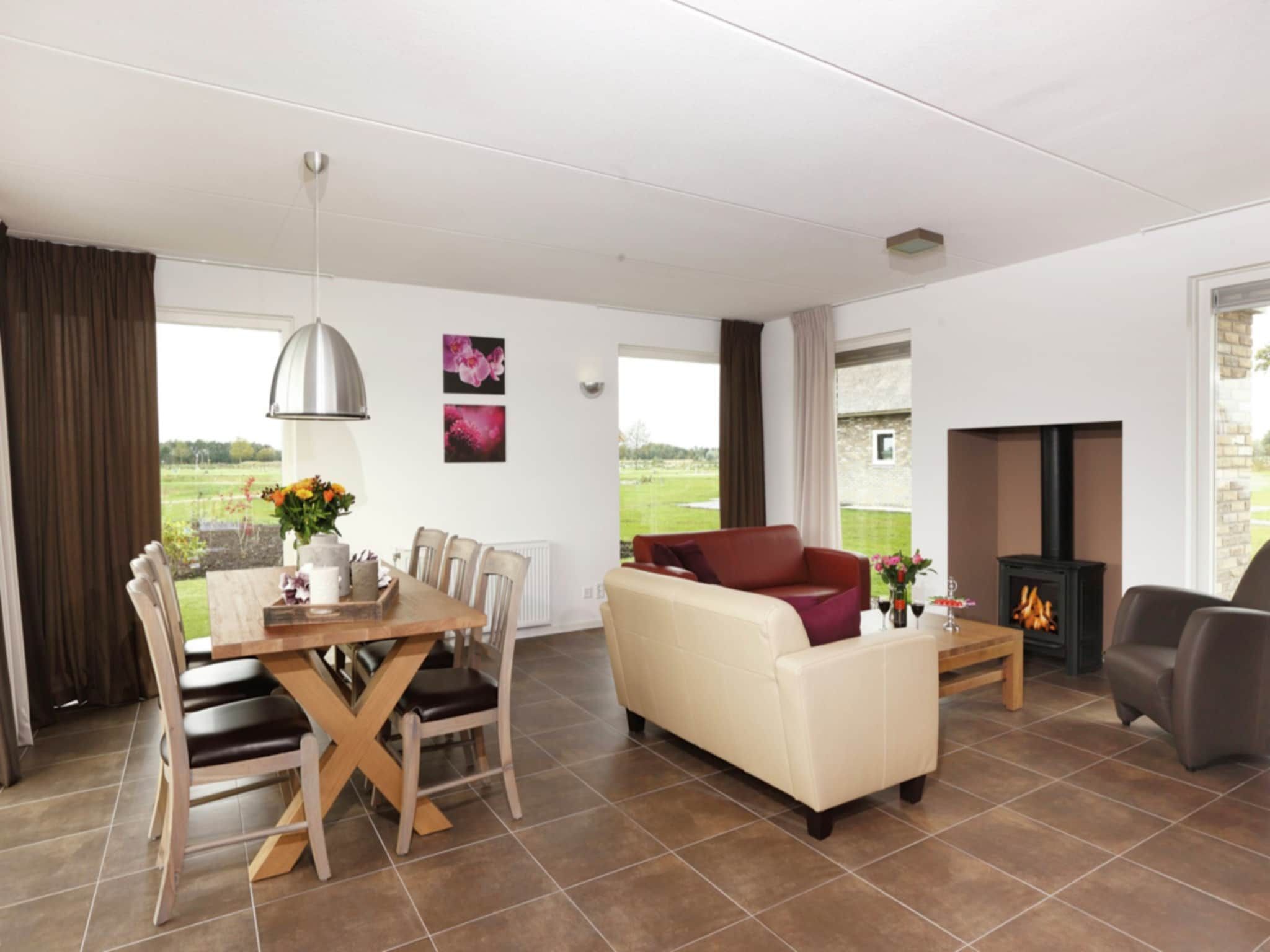 De woonkamer van Villapark Akenveen 1 in Tynaarlo