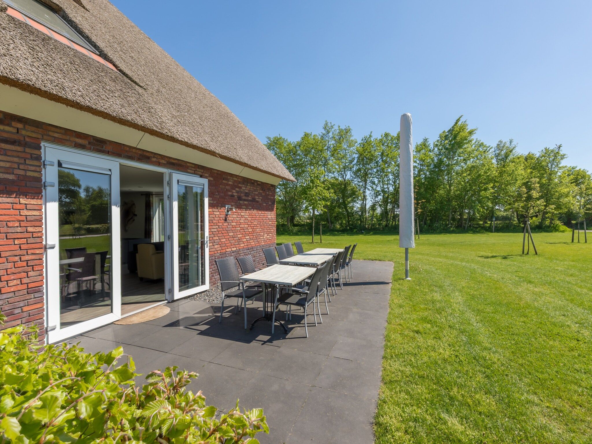 De tuin van Résidence de Weerribben 1 in Paasloo