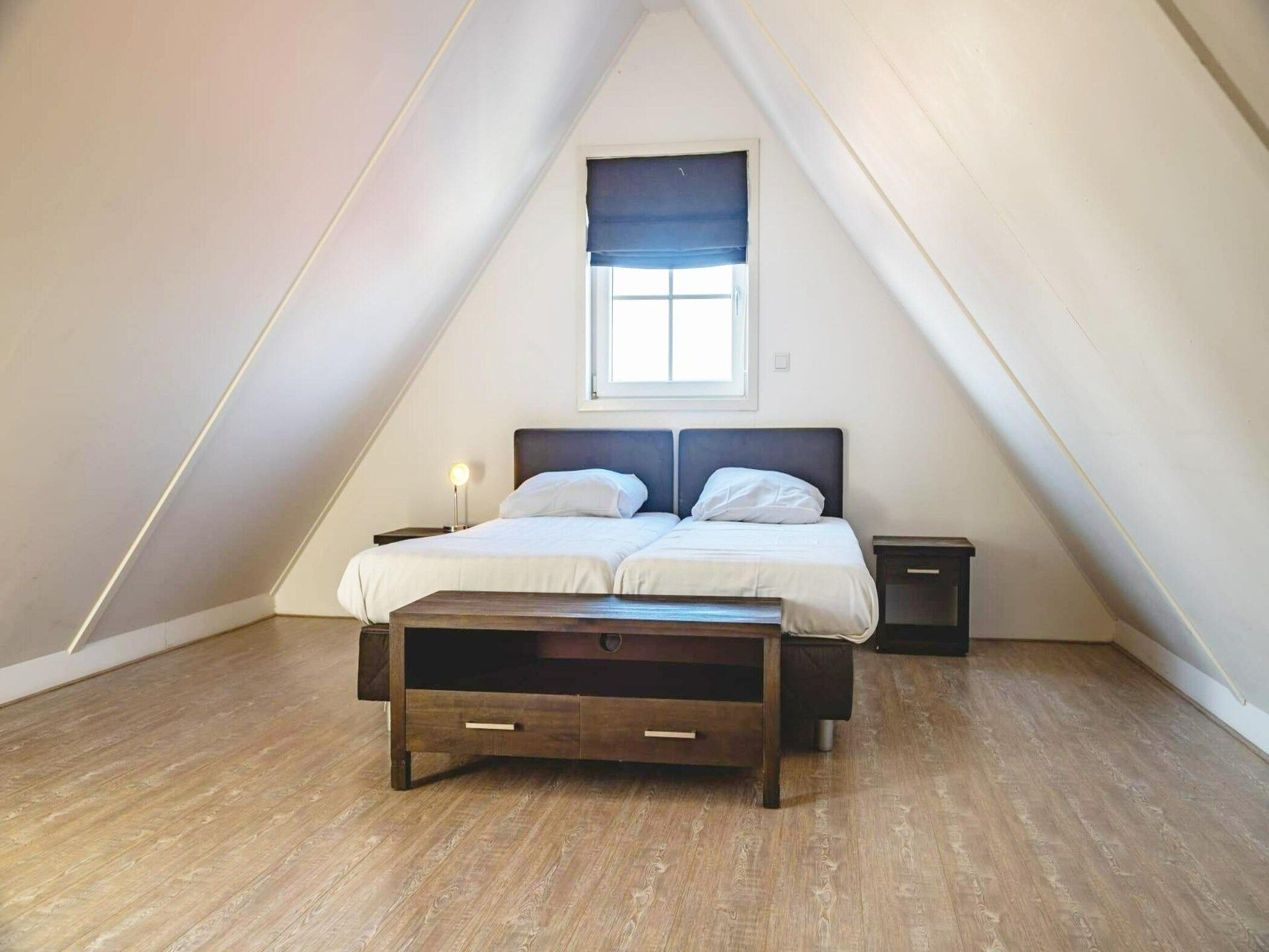 Een slaapkamer van Markerkade  6 personen in West-Graftdijk