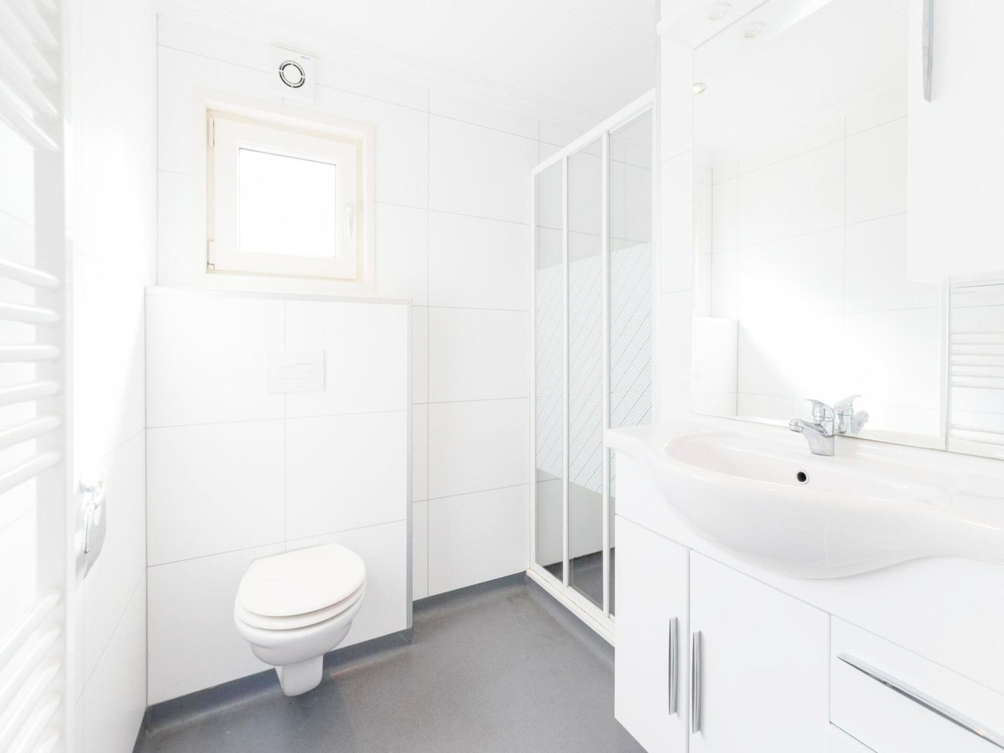 De badkamer van De Edammer  6 personen in West-Graftdijk