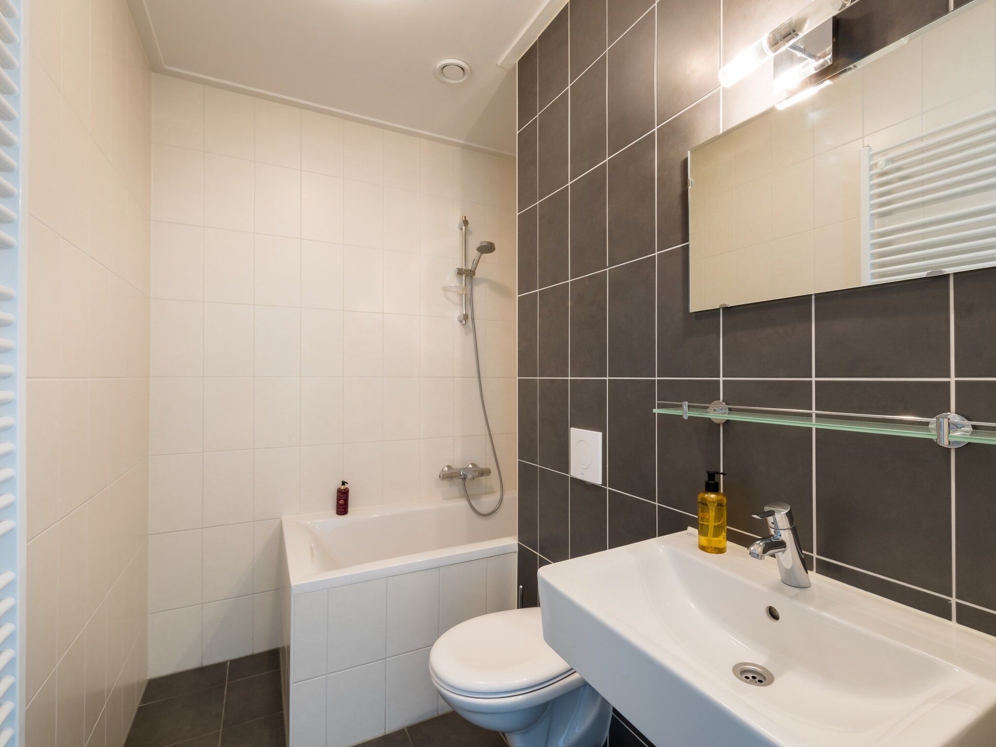 De badkamer van Résidence de Weerribben 3 in Paasloo