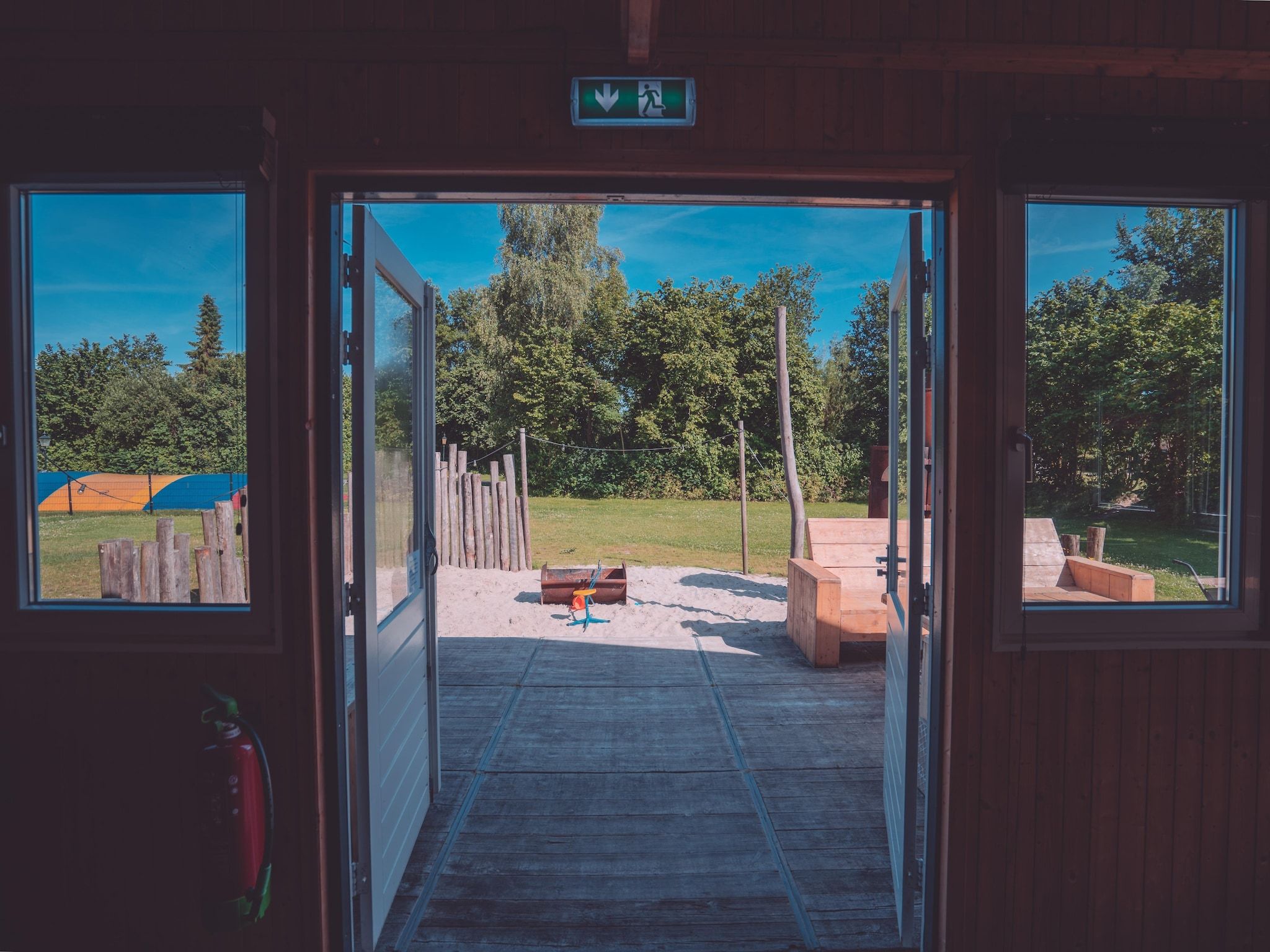 Het terras van Vakantiepark Eigen Wijze 3 in Bant