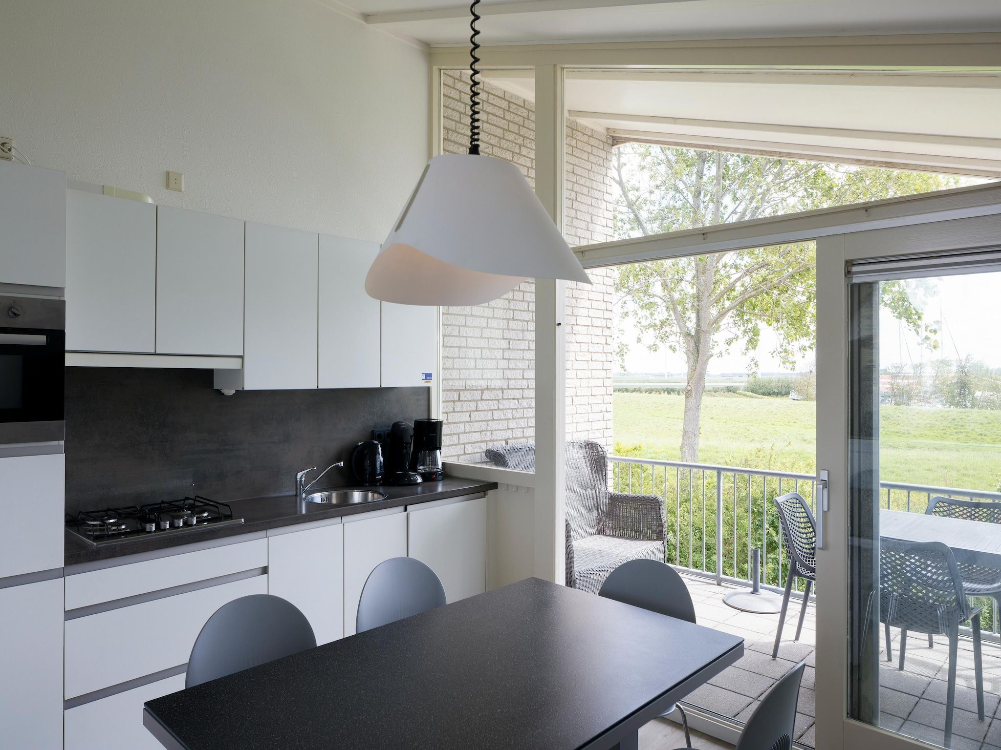 De keuken van Roompot Beach Resort 20 in Kamperland