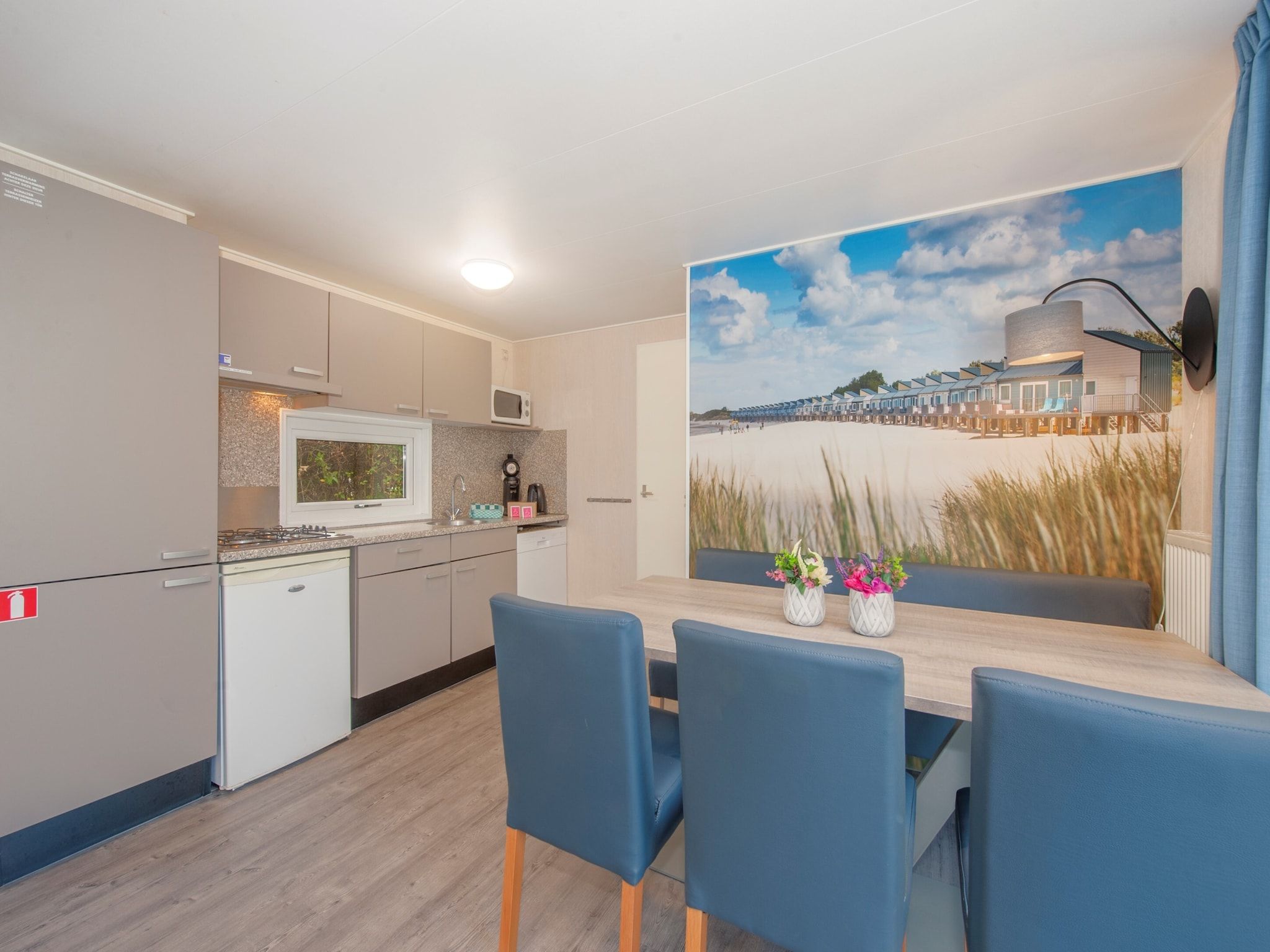 De eetkamer van Vakantiepark Beach Resort 1 in Kamperland