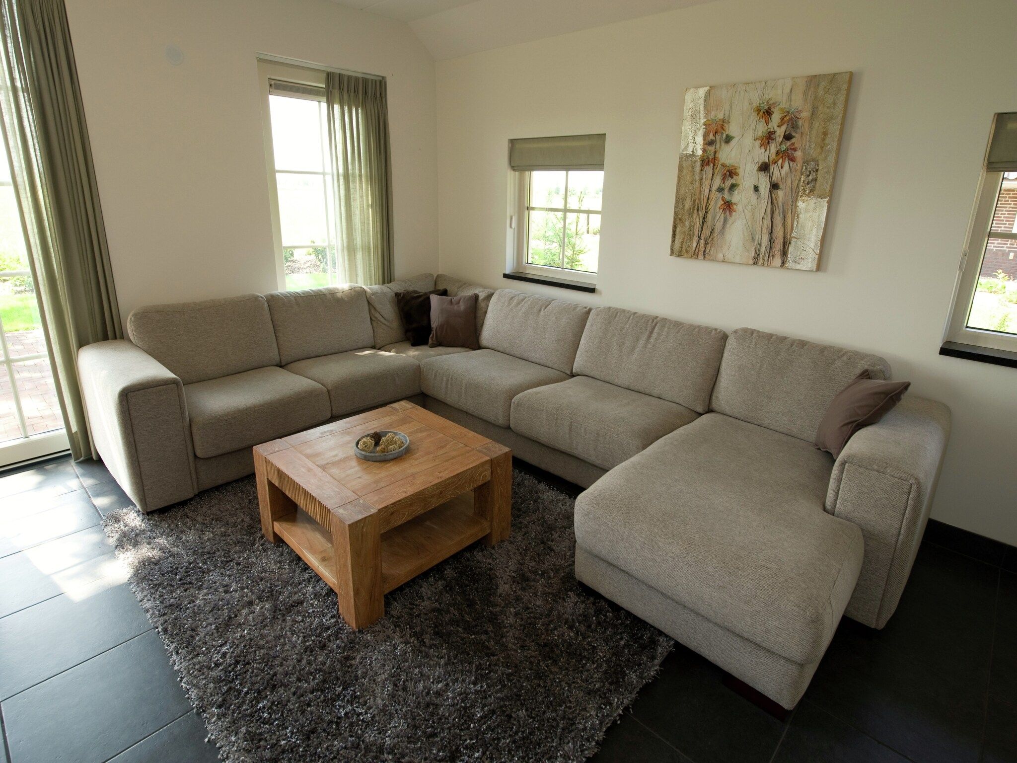 De woonkamer van Hof van Salland 5 in Hellendoorn