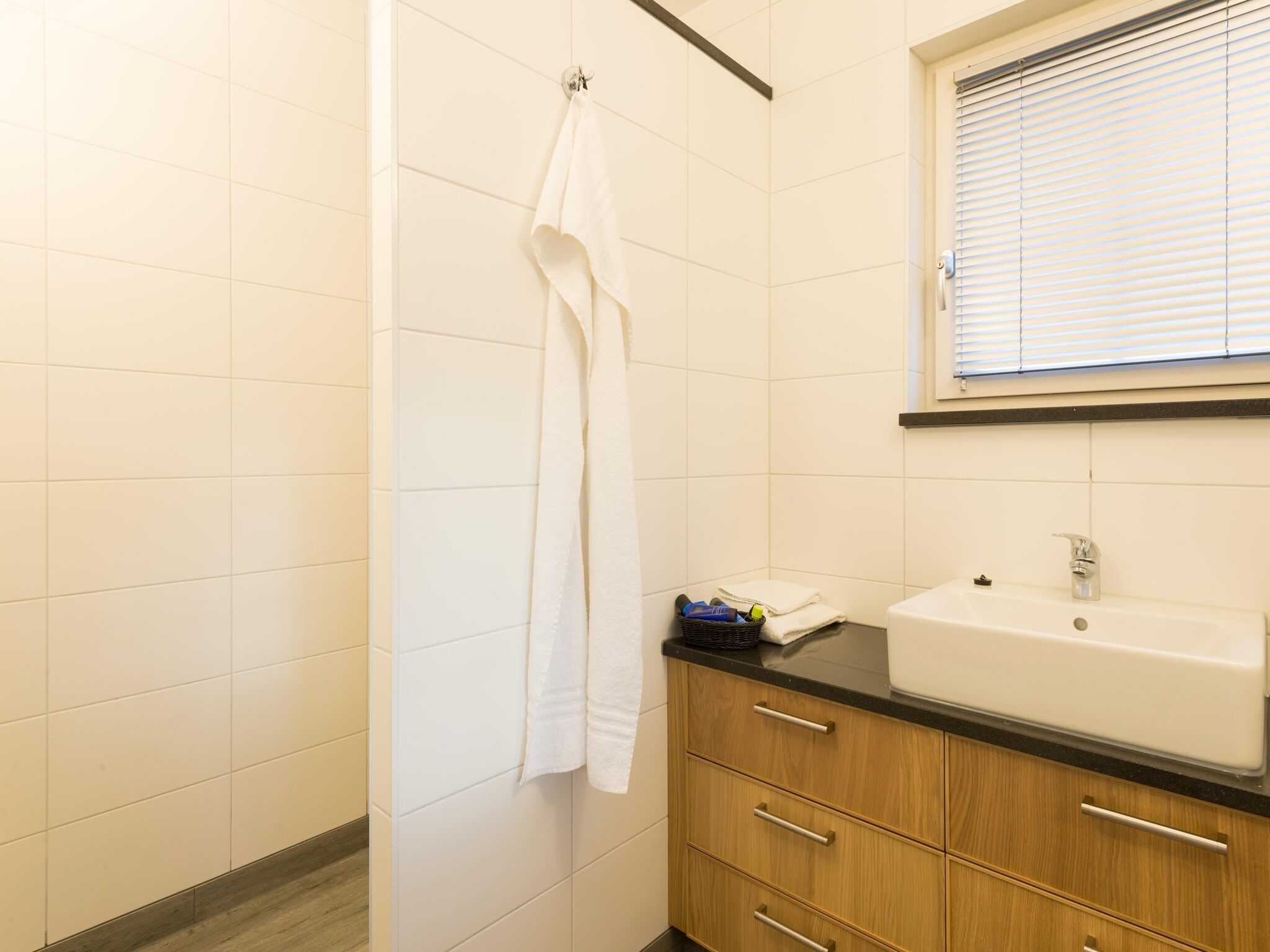 De badkamer van Hof van Salland 7 in Hellendoorn