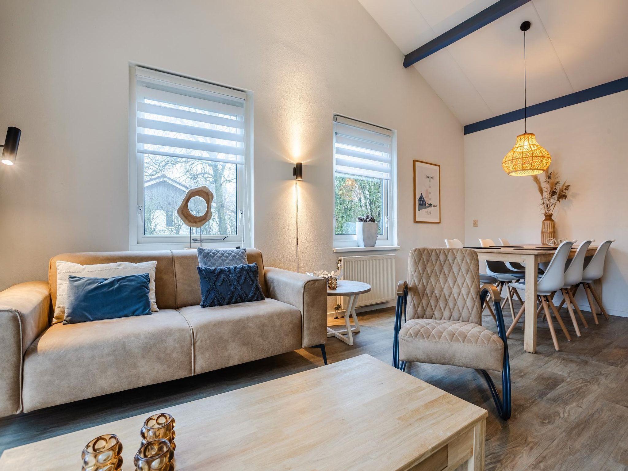 De woonkamer van Boomhiemke Duinbungalow 4 in Hollum