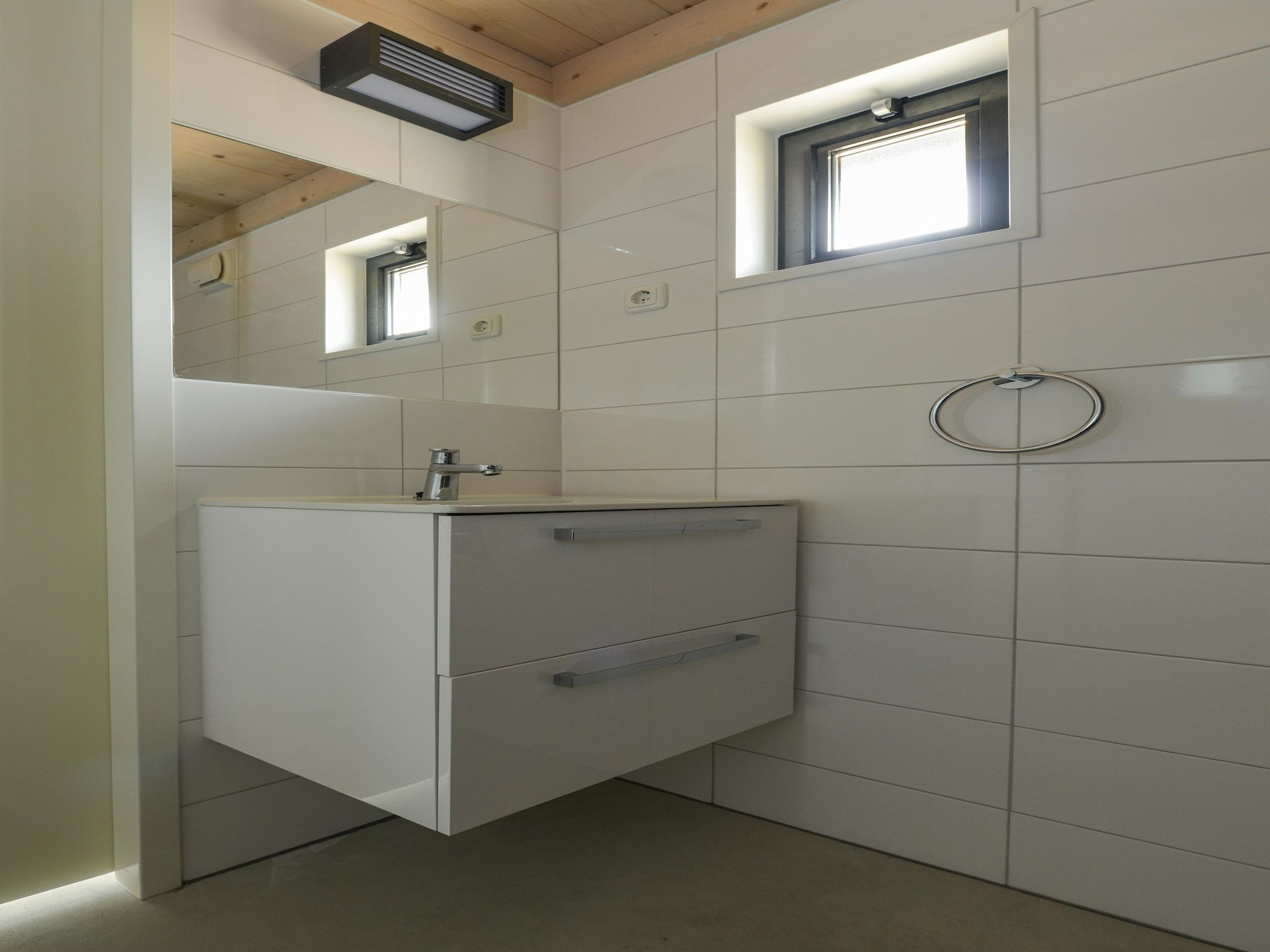 De badkamer van Sea Lodges Bloemendaal 2 in Bloemendaal