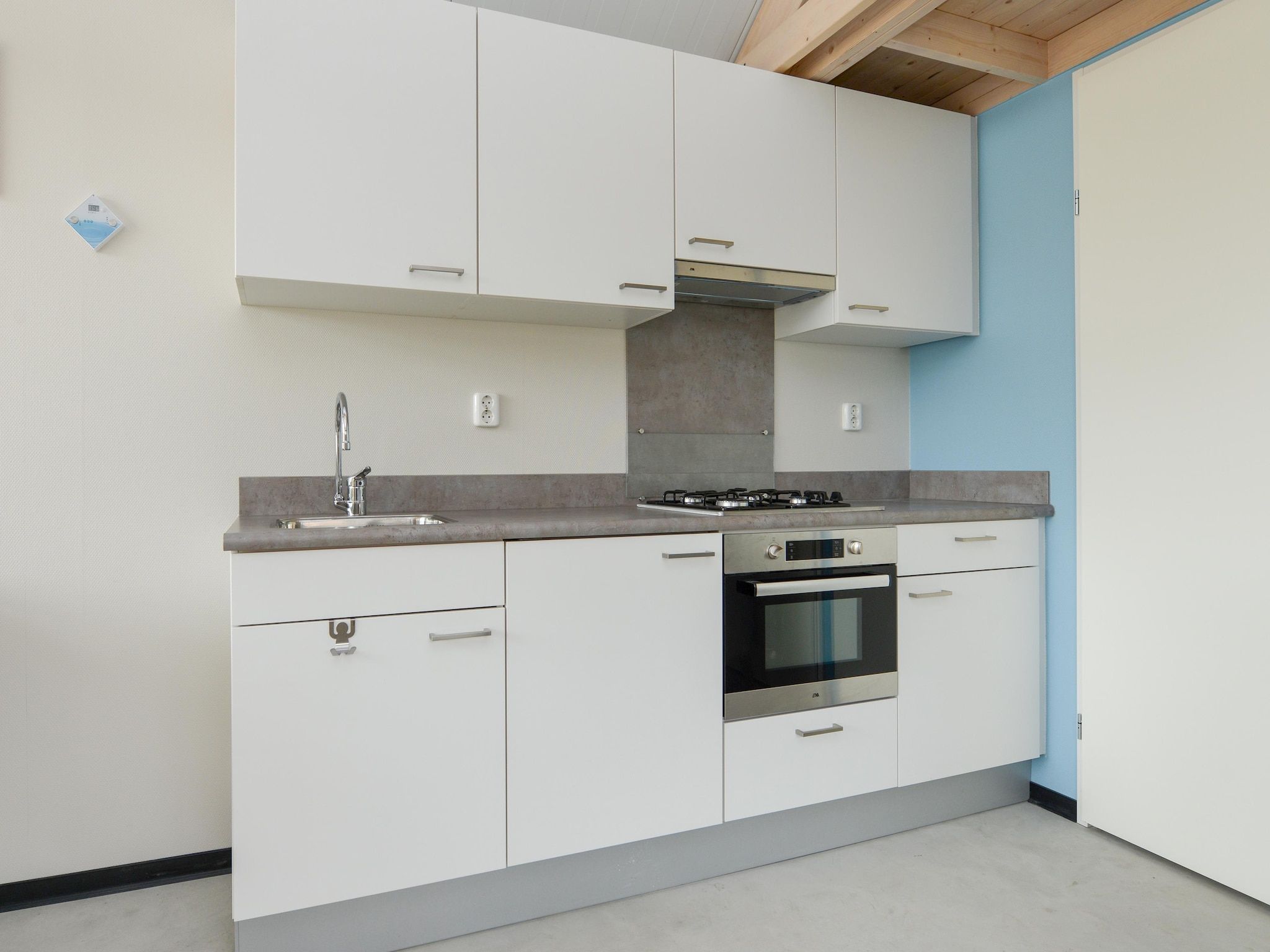 De keuken van Sea Lodges Bloemendaal 2 in Bloemendaal