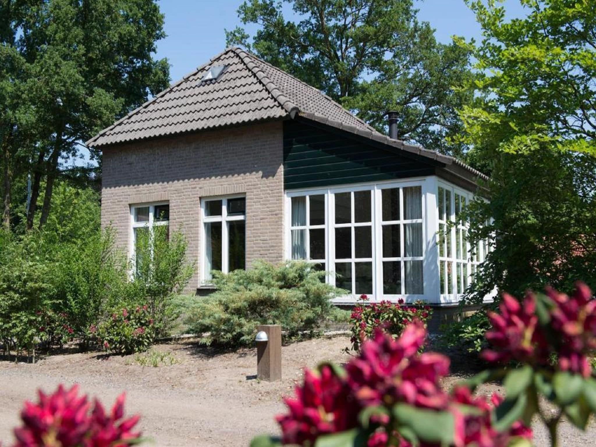De buitenkant van Vakantiepark Sandberghe 5 in Uden