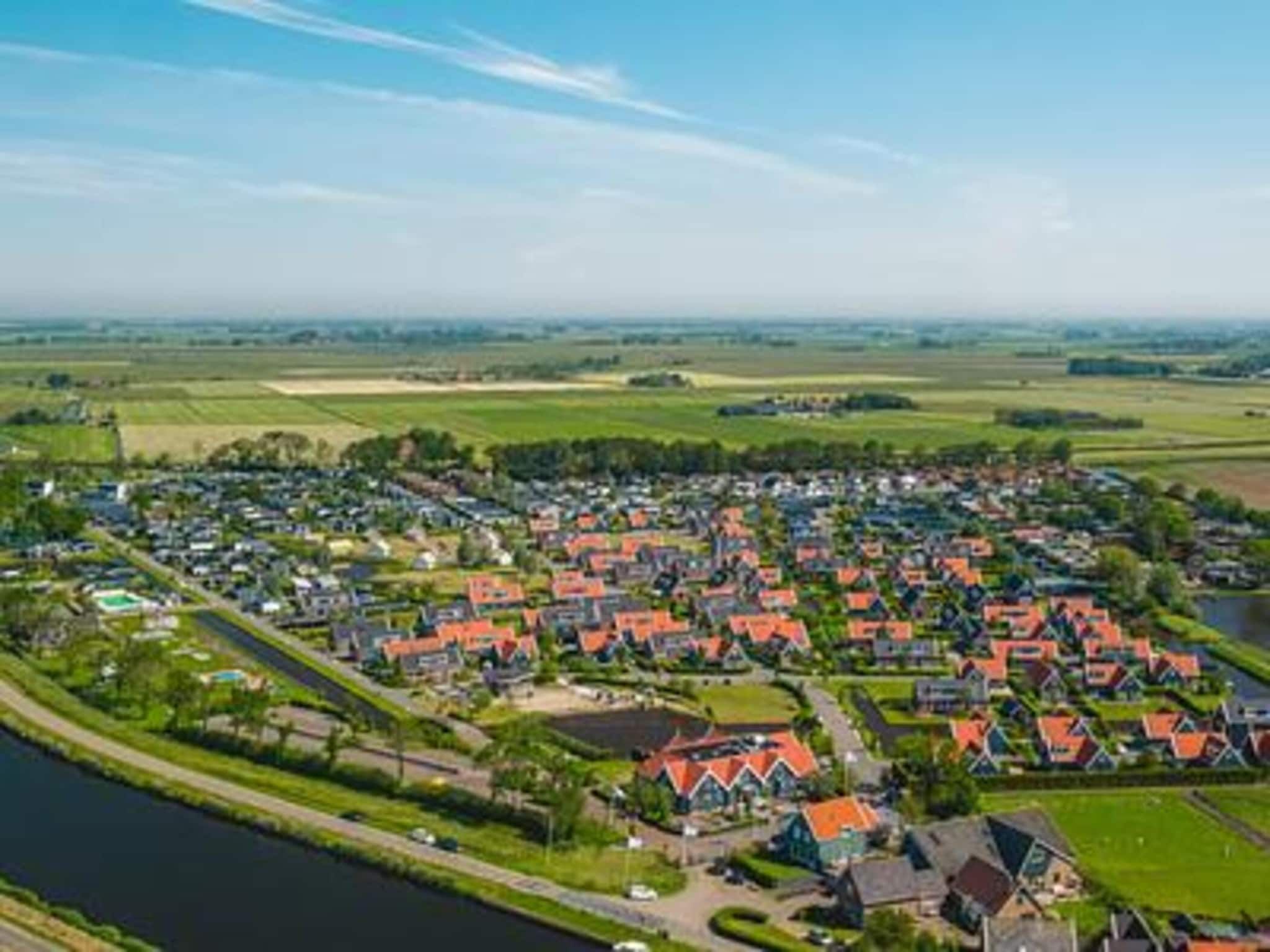 De omgeving van Beemsterdijk  4 personen in West-Graftdijk