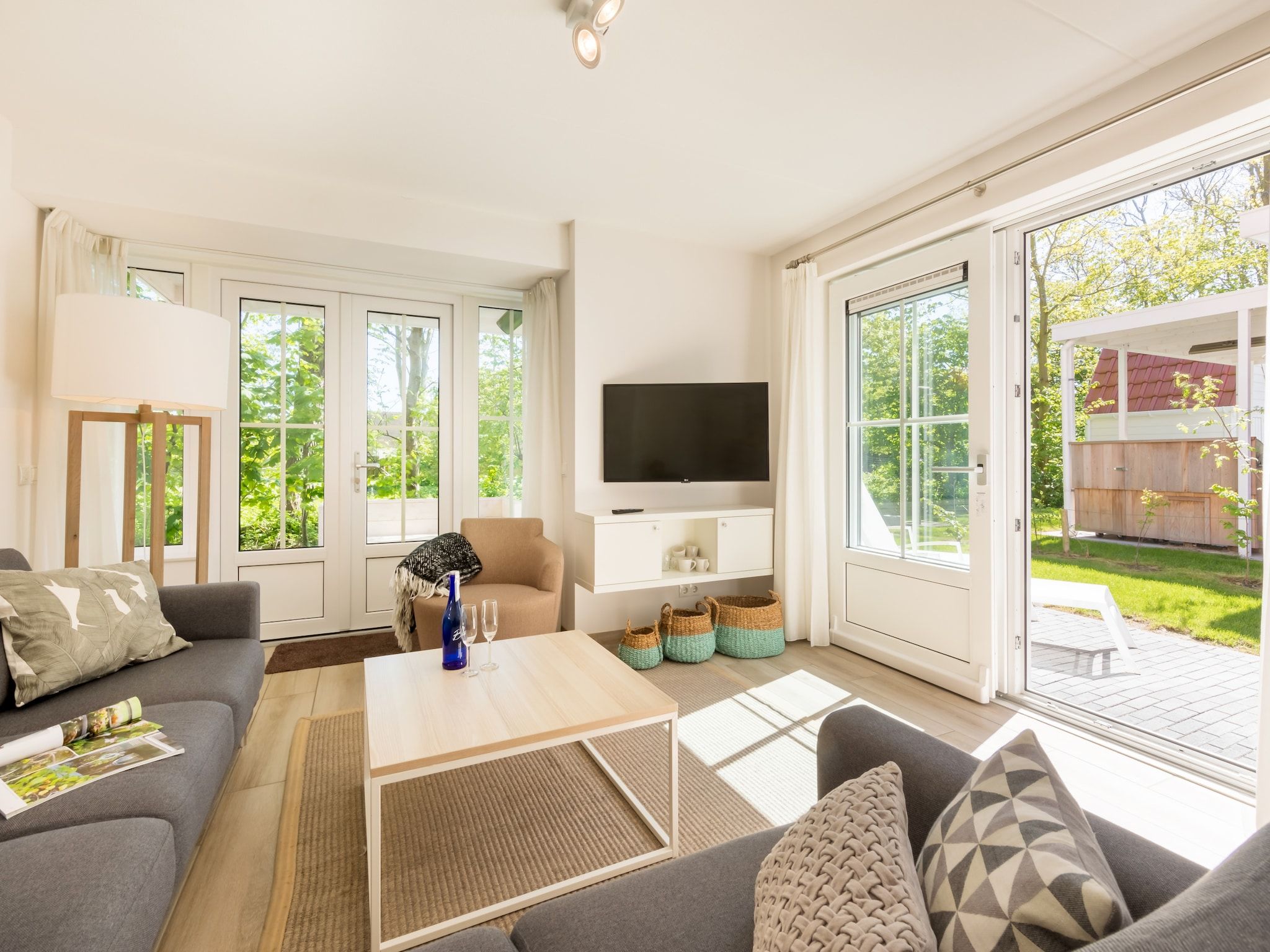 De woonkamer van Noordzee Résidence Dishoek 2 in Koudekerke