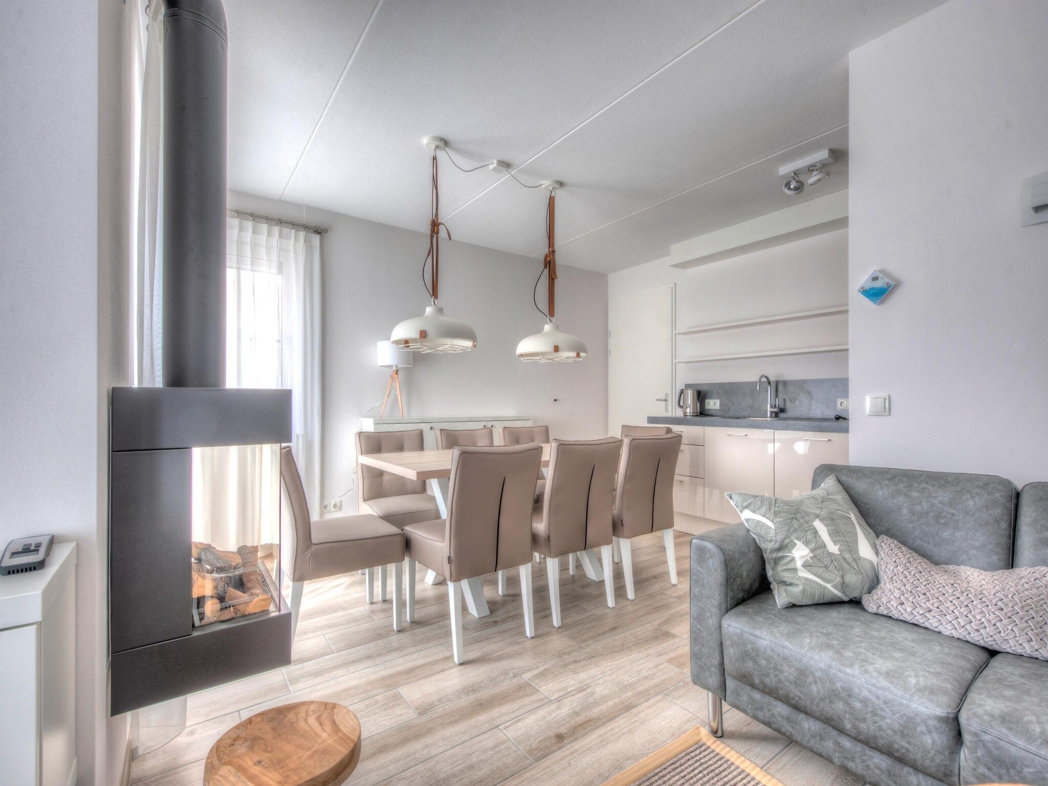 De woonkamer van Noordzee Résidence Dishoek 8 in Koudekerke