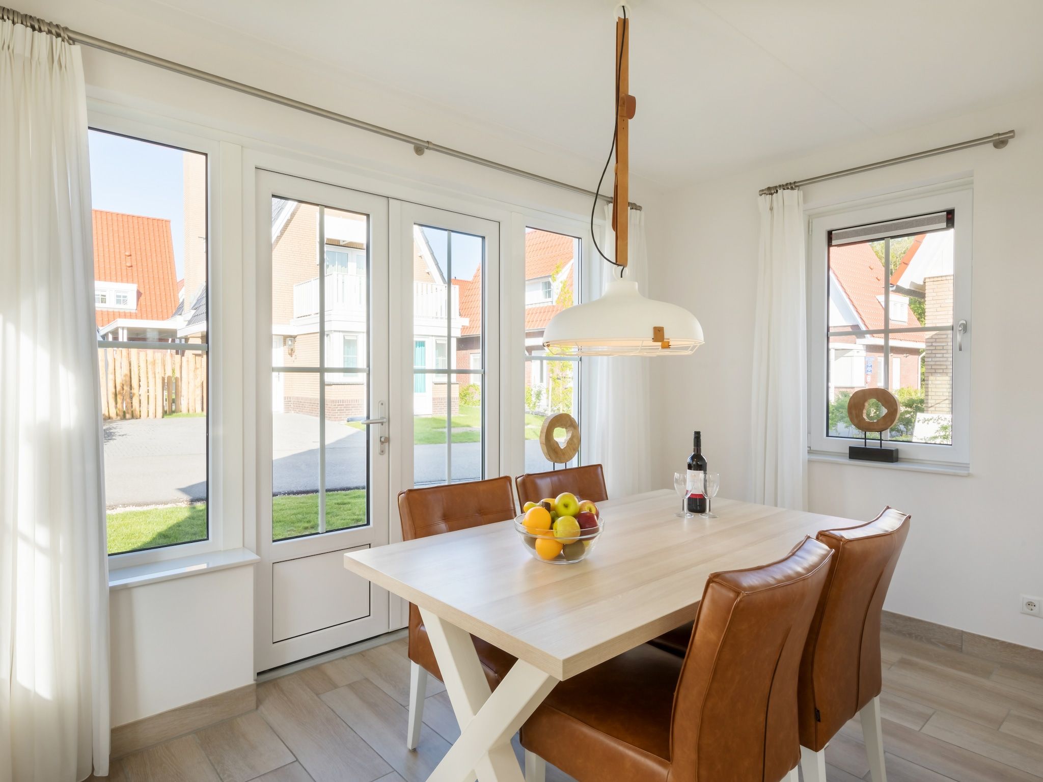 De eetkamer van Noordzee Résidence Dishoek 3 in Koudekerke