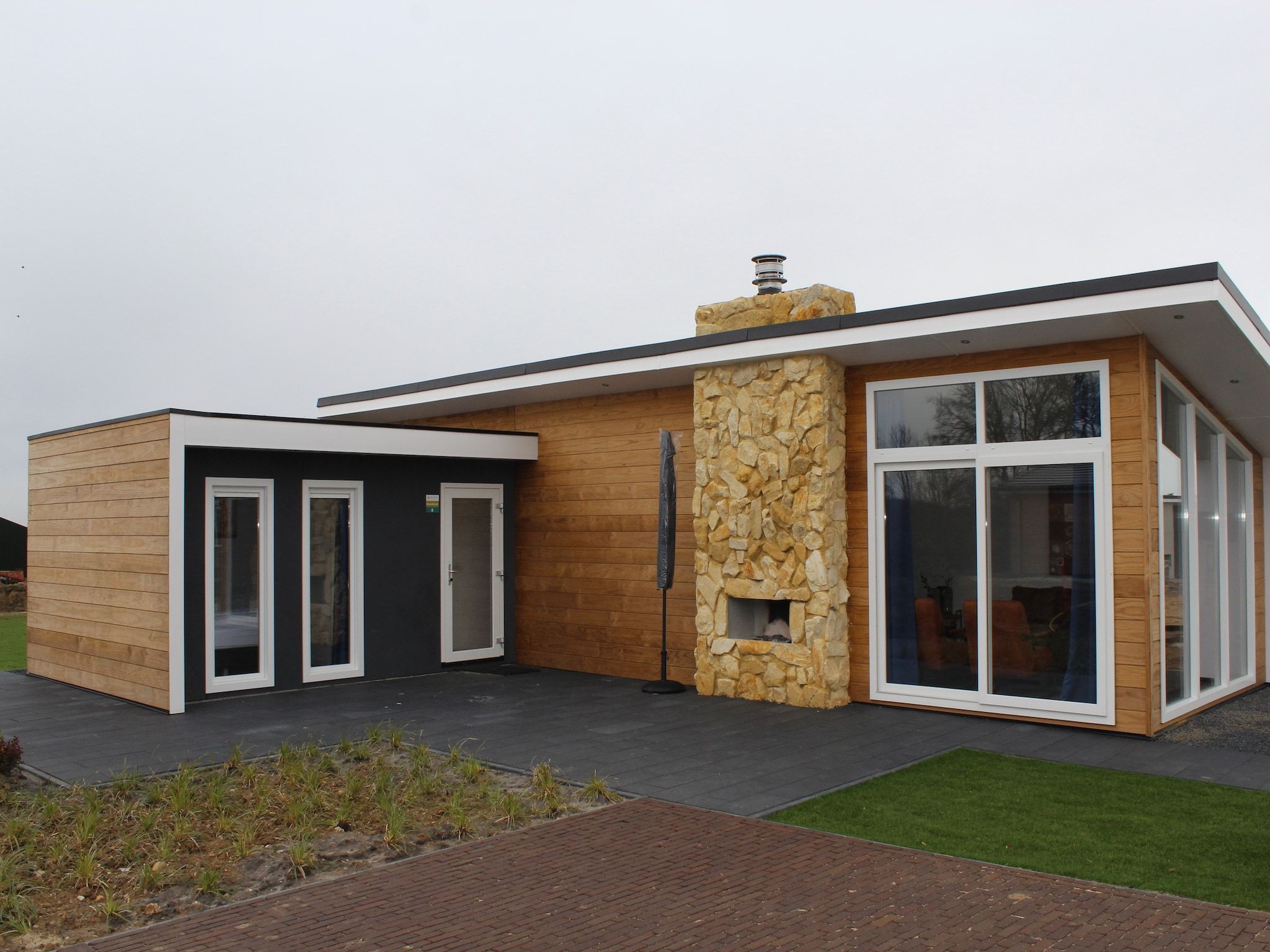 De buitenkant van Resort Mooi Bemelen 4 in Bemelen