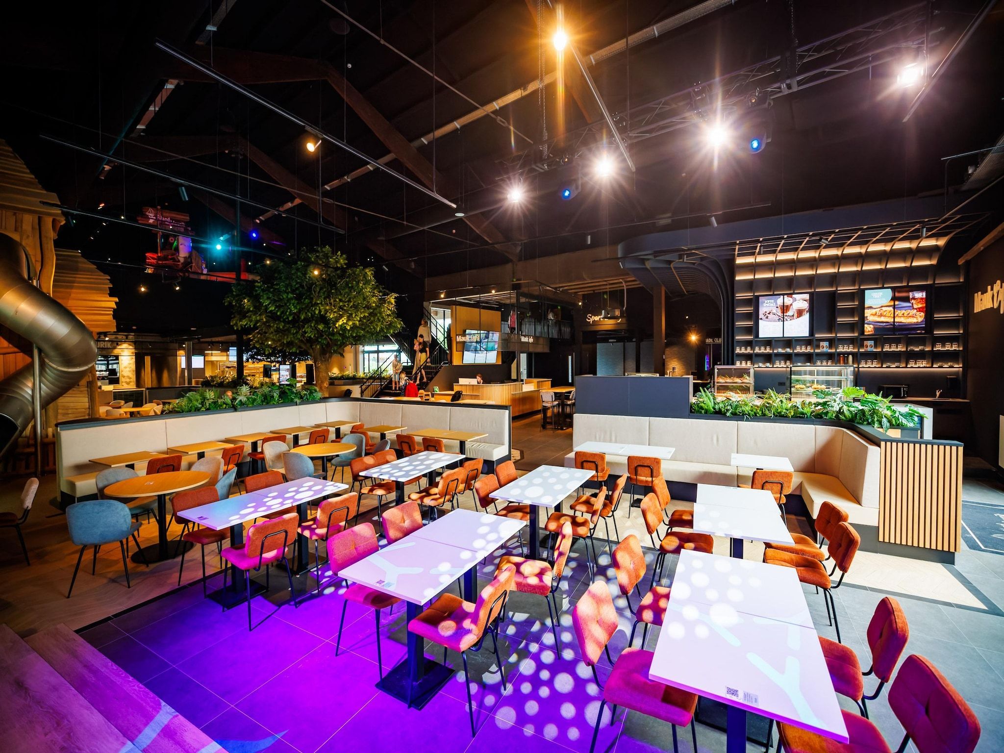 Parkfaciliteiten bij Vakantiepark Eiland van Maurik 2 in Maurik