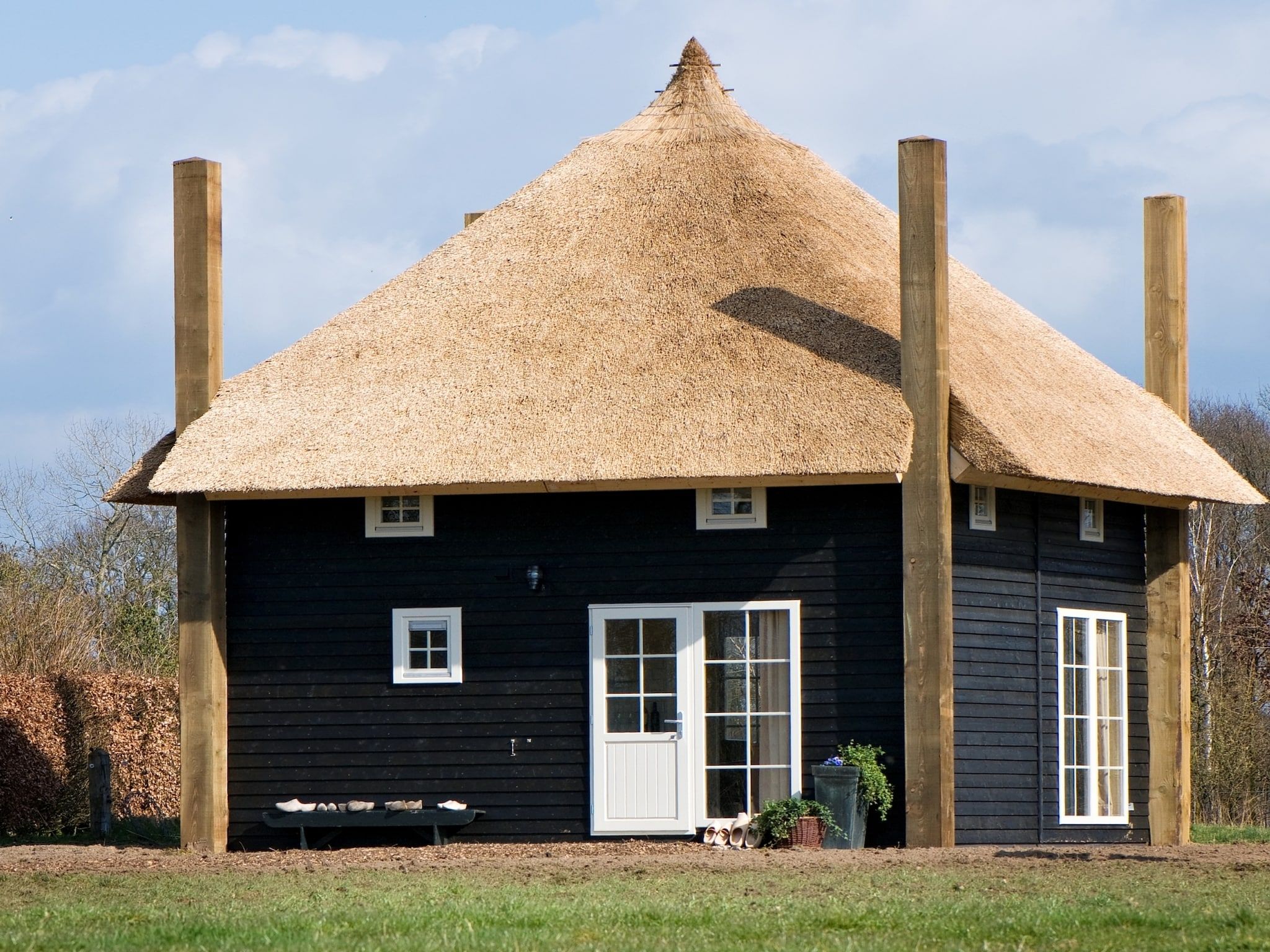De buitenkant van Erve Woolderink in Wierden