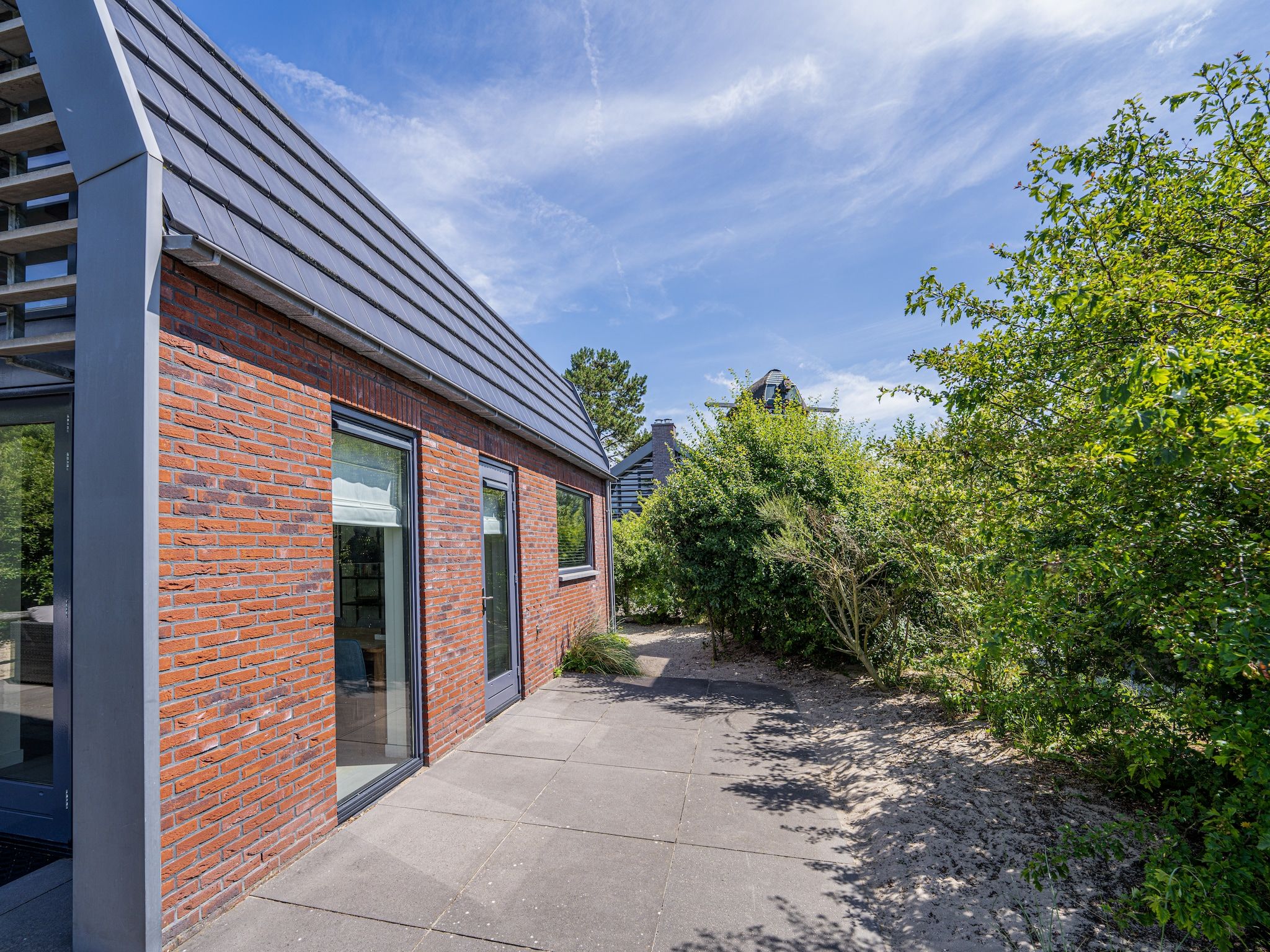 De buitenkant van Villa Egmond in Egmond aan den Hoef