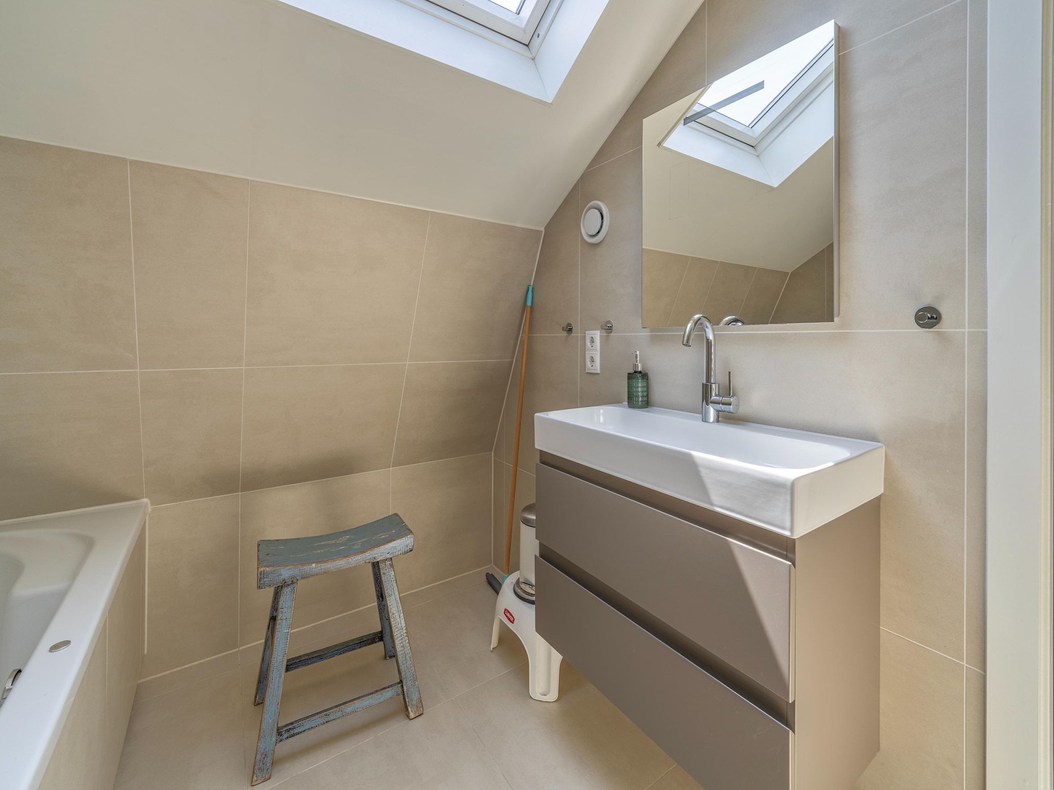 De badkamer van Villa Egmond in Egmond aan den Hoef