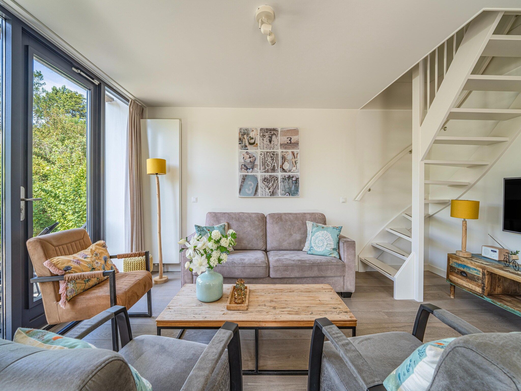 De woonkamer van Casa Anti Stressa in Egmond aan den Hoef