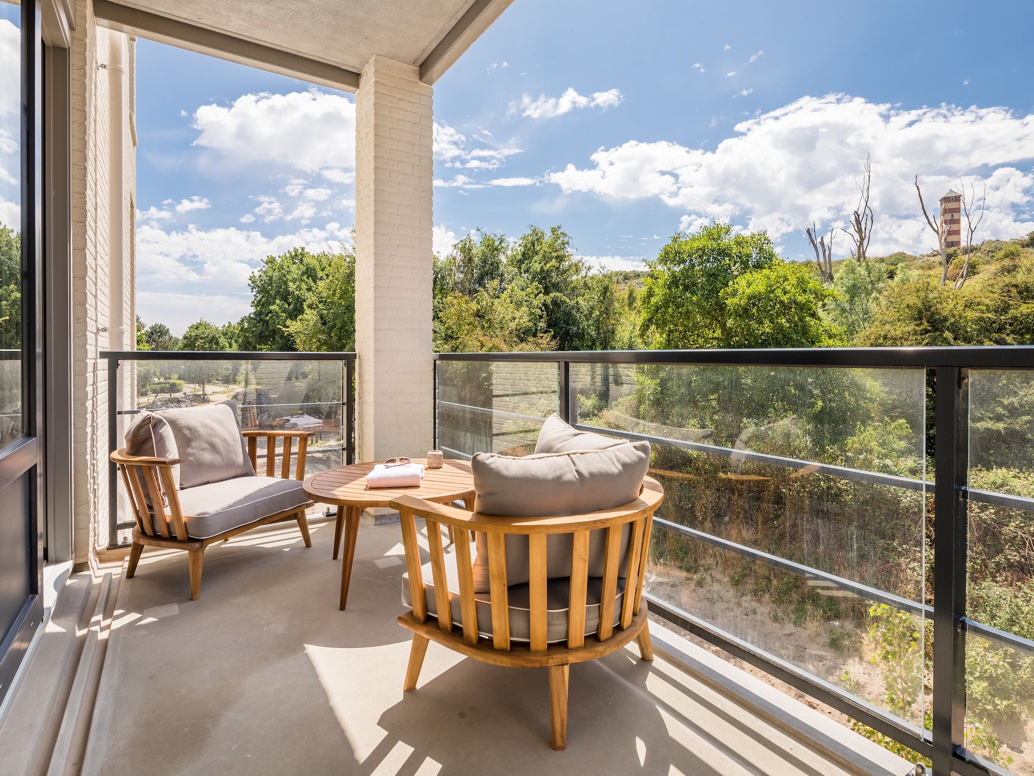 Het terras van Noordzee Résidence Dishoek 5 in Koudekerke