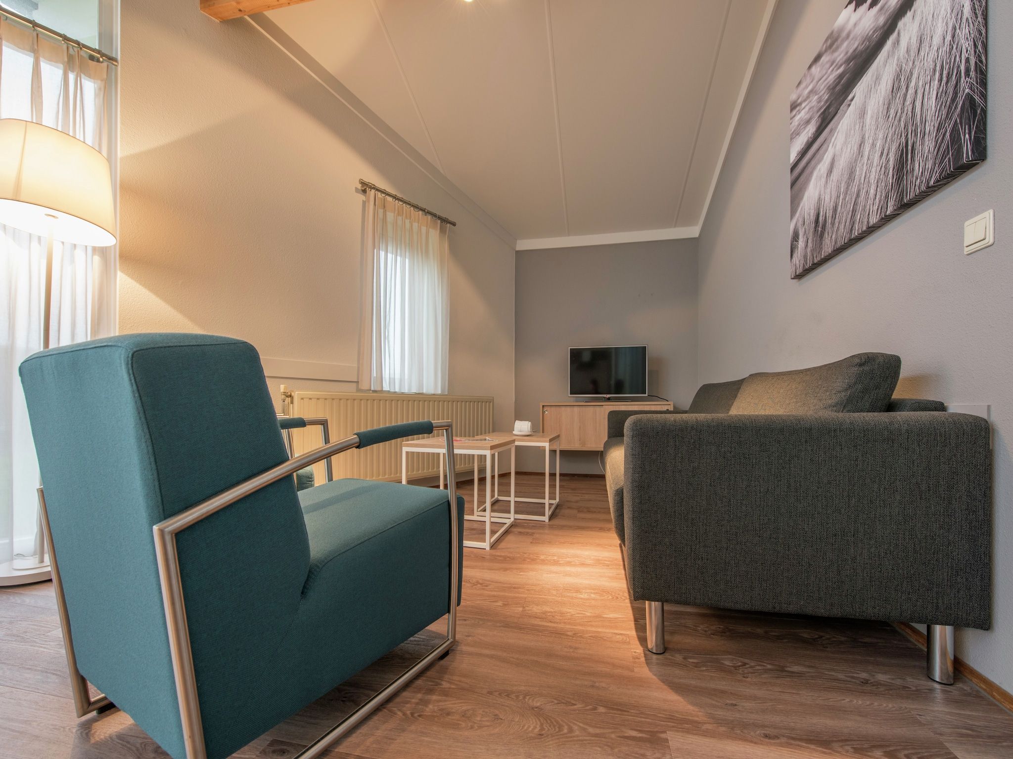 De woonkamer van Vakantiepark Hof Domburg 12 in Domburg