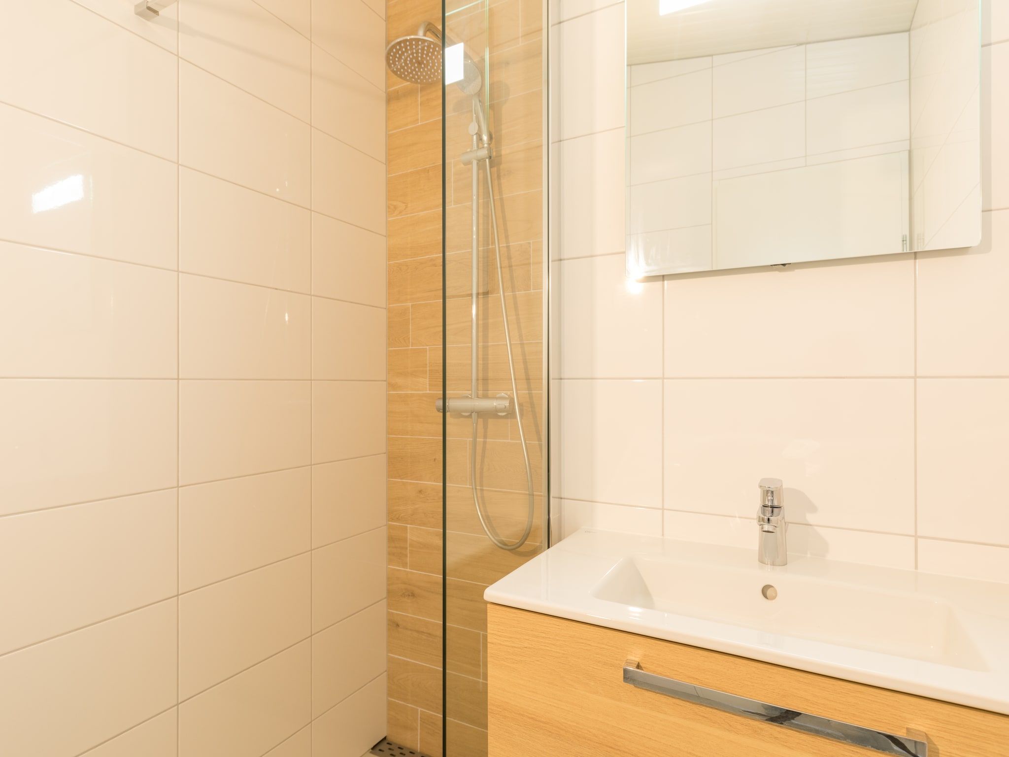 De badkamer van Sea Lodges Ameland 5 in Hollum